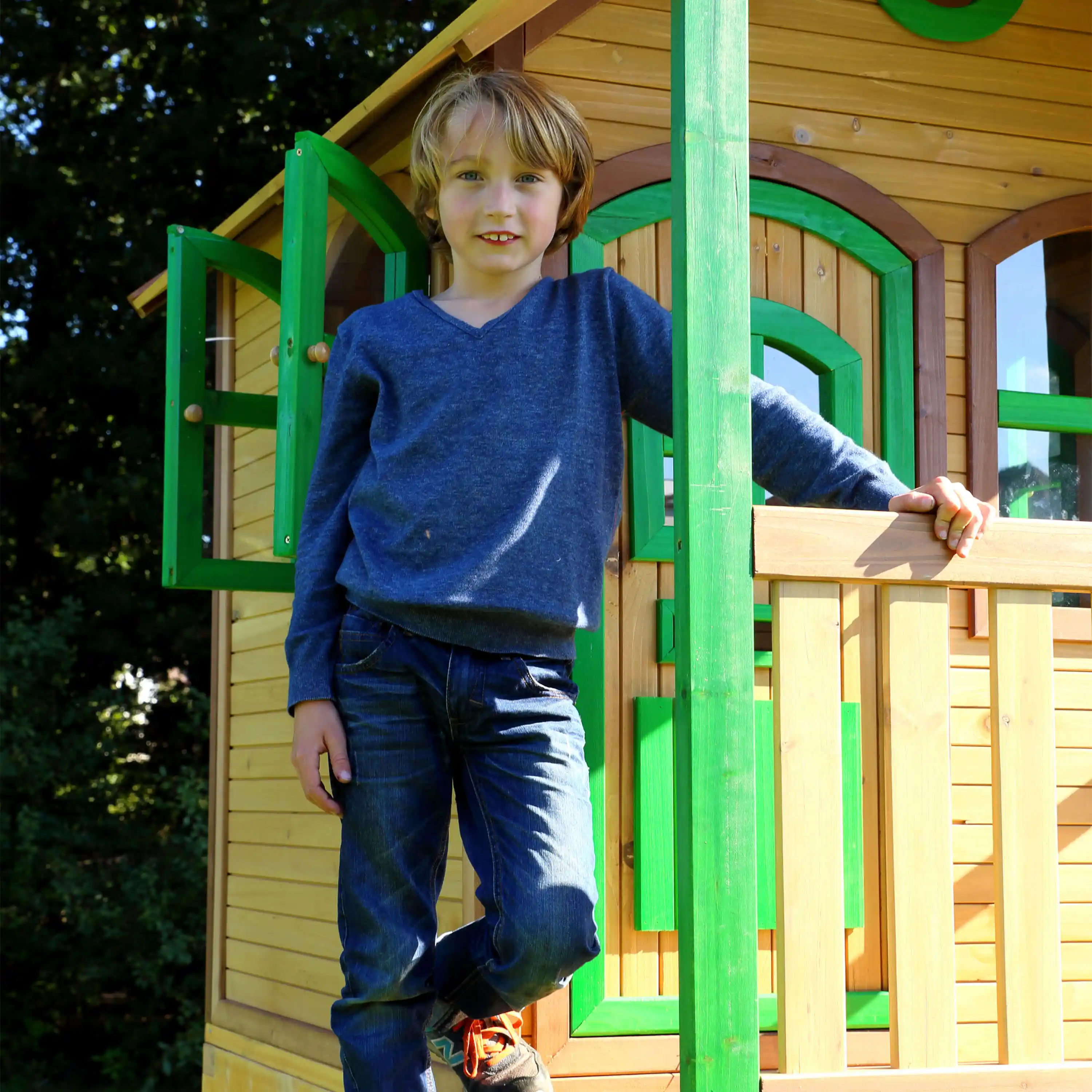 AXI Stef Maisonnette en bois Marron/Verte - Toboggan Blanc