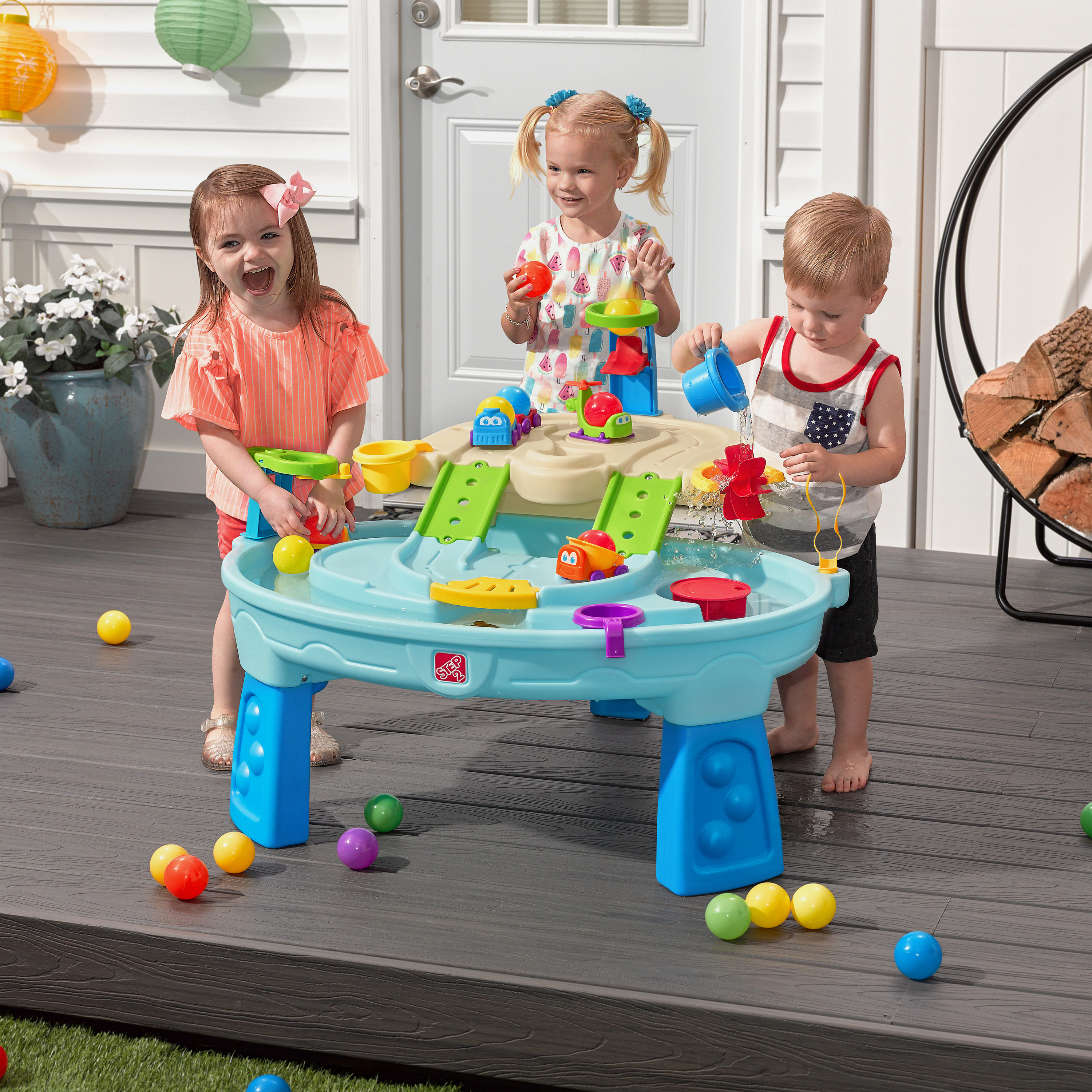 Step2 Ball Buddies Adventure Center Table d'eau avec balles 