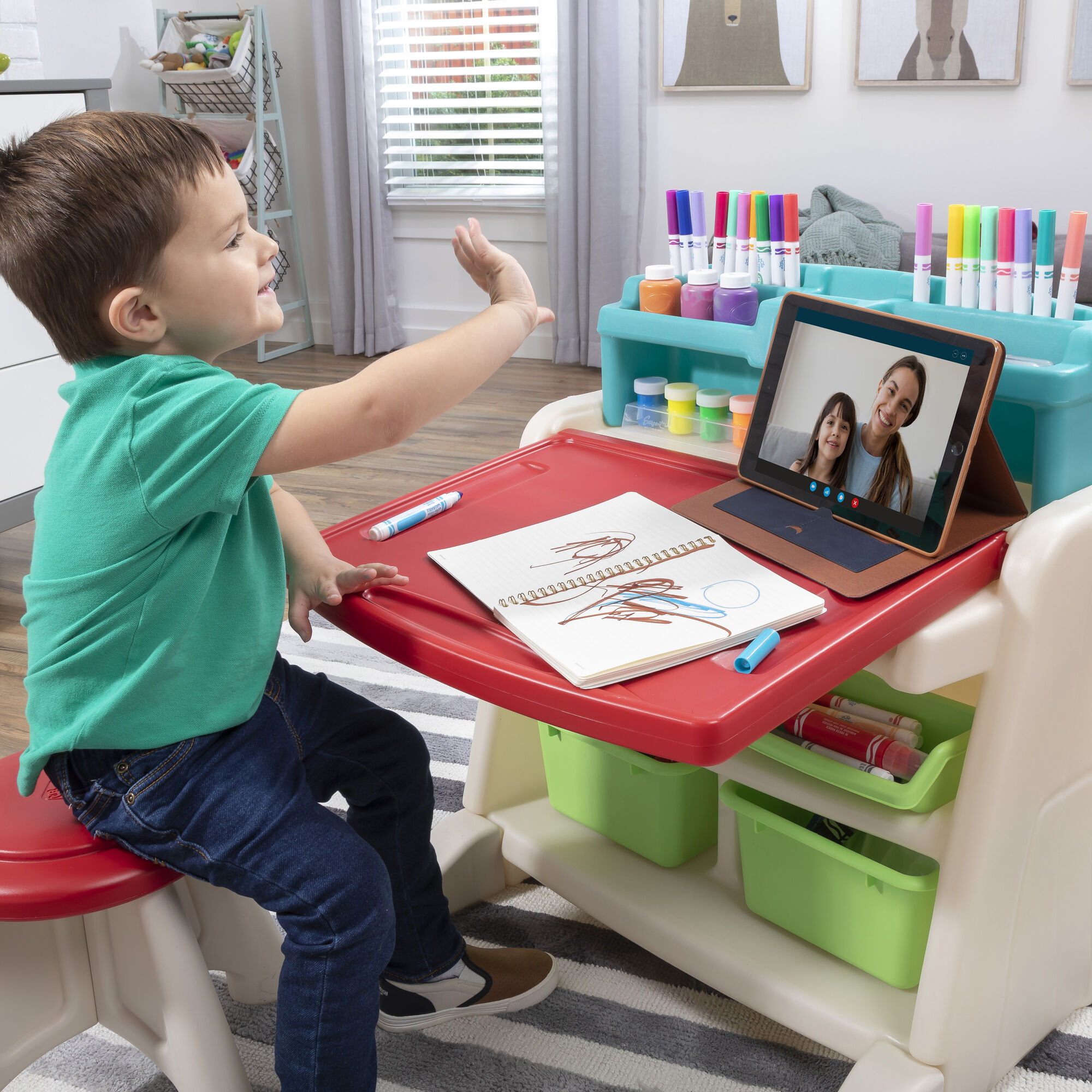 Step2 Flip & Doodle Easel Desk With Stool