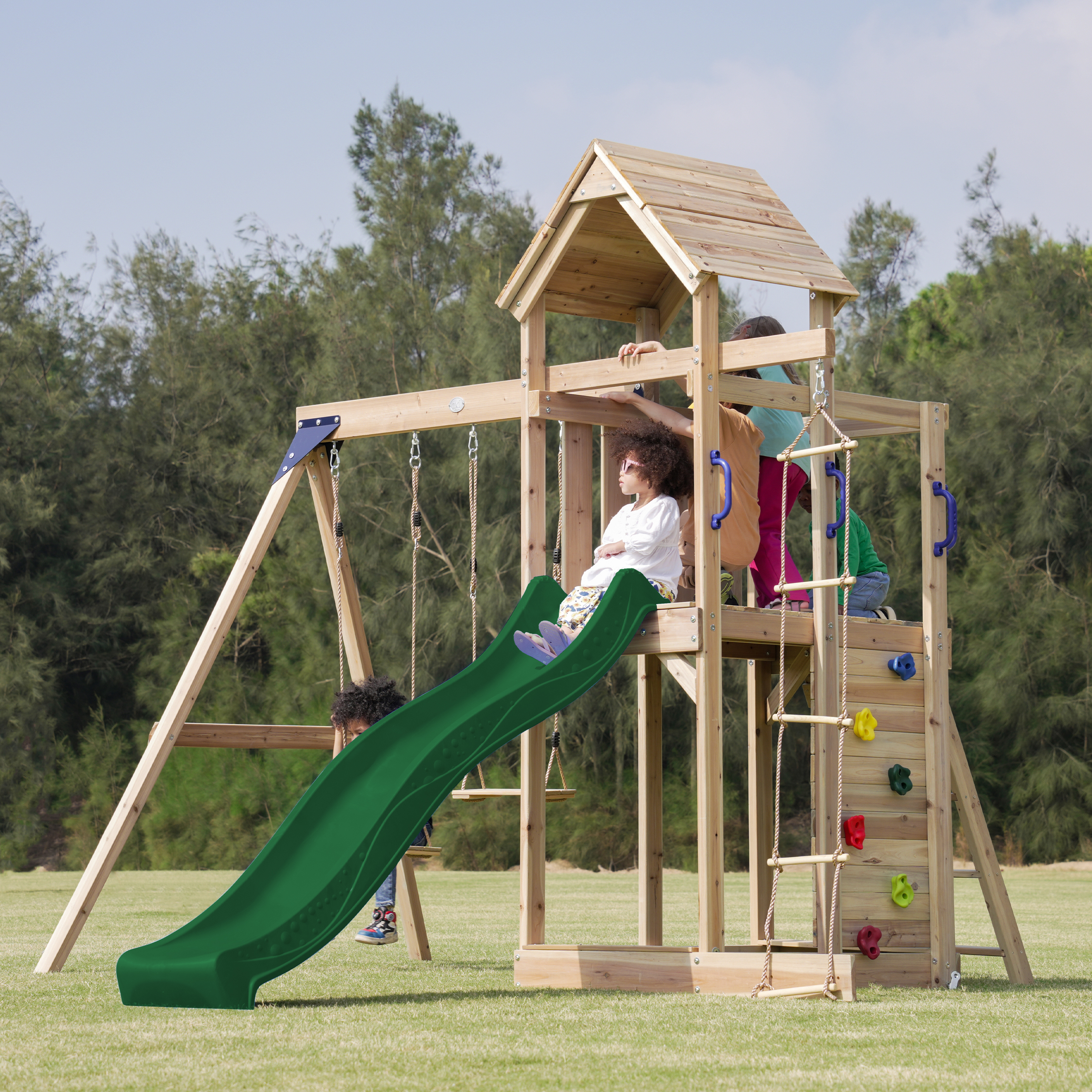 AXI Moos Aire de jeux avec balançoire double et échelle en corde marron - toboggan vert