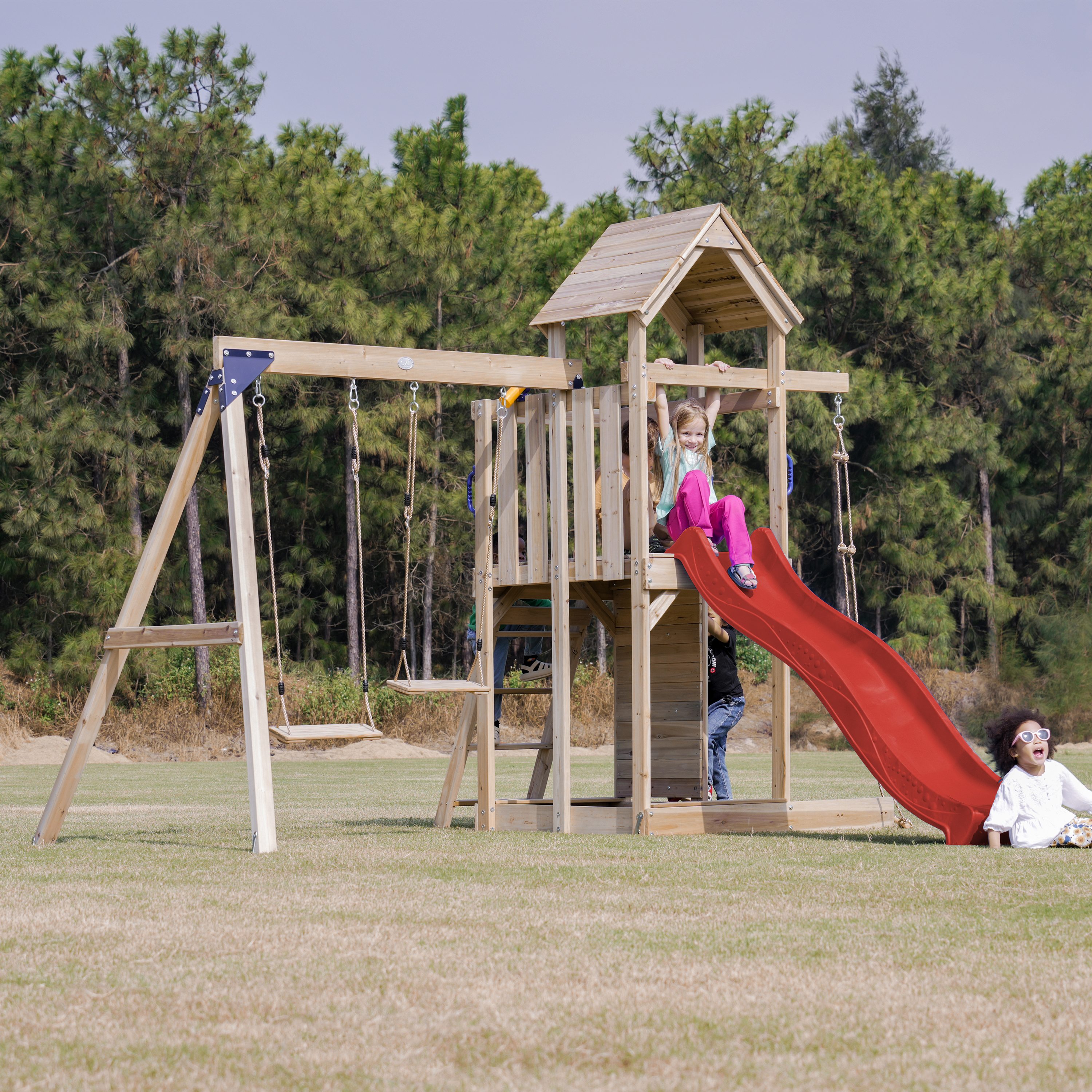 AXI Moos Aire de jeux avec balançoire double et échelle en corde marron - toboggan rouge