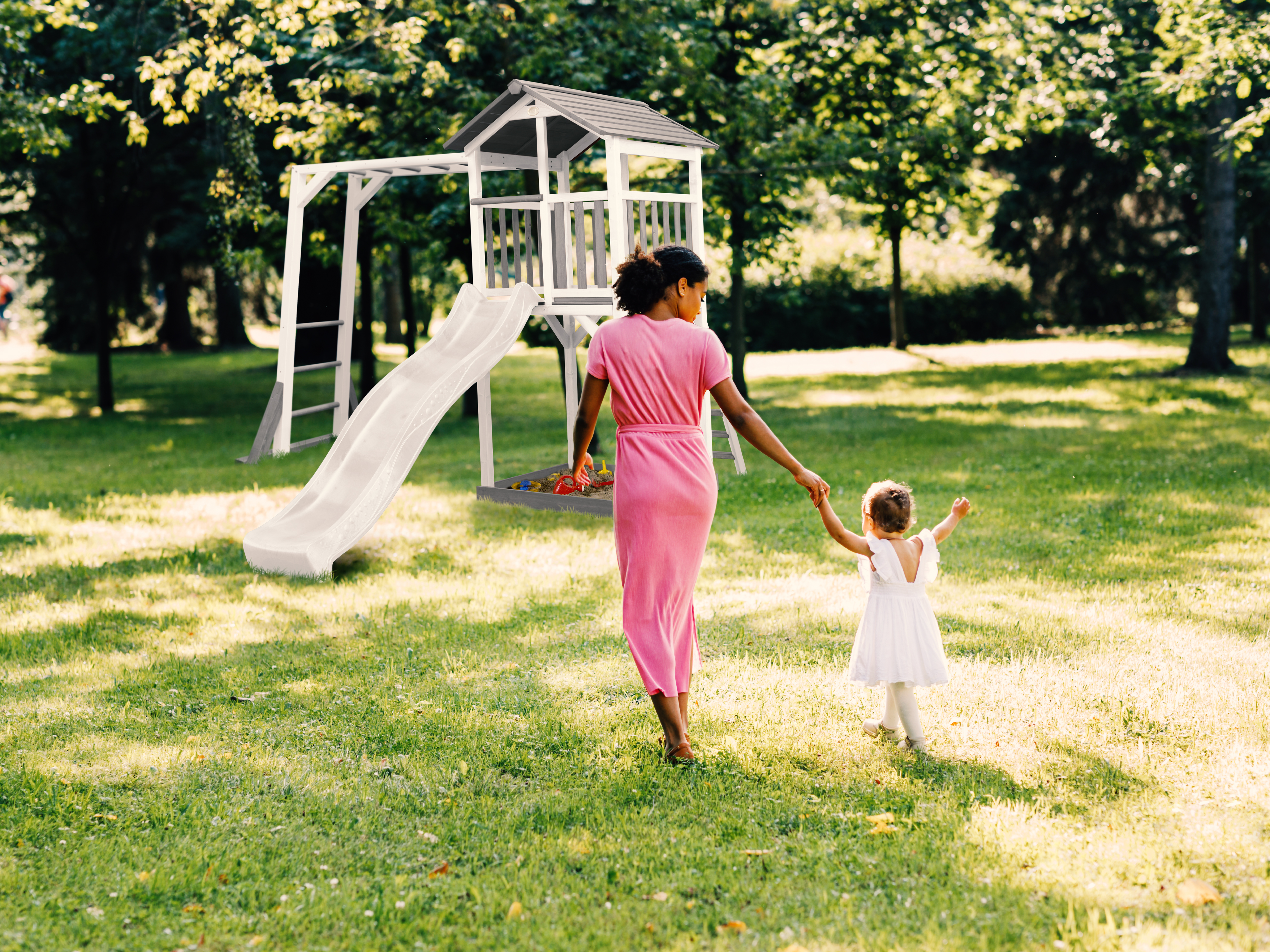 AXI Beach Tower with Climbing Frame Grey/White - White Slide