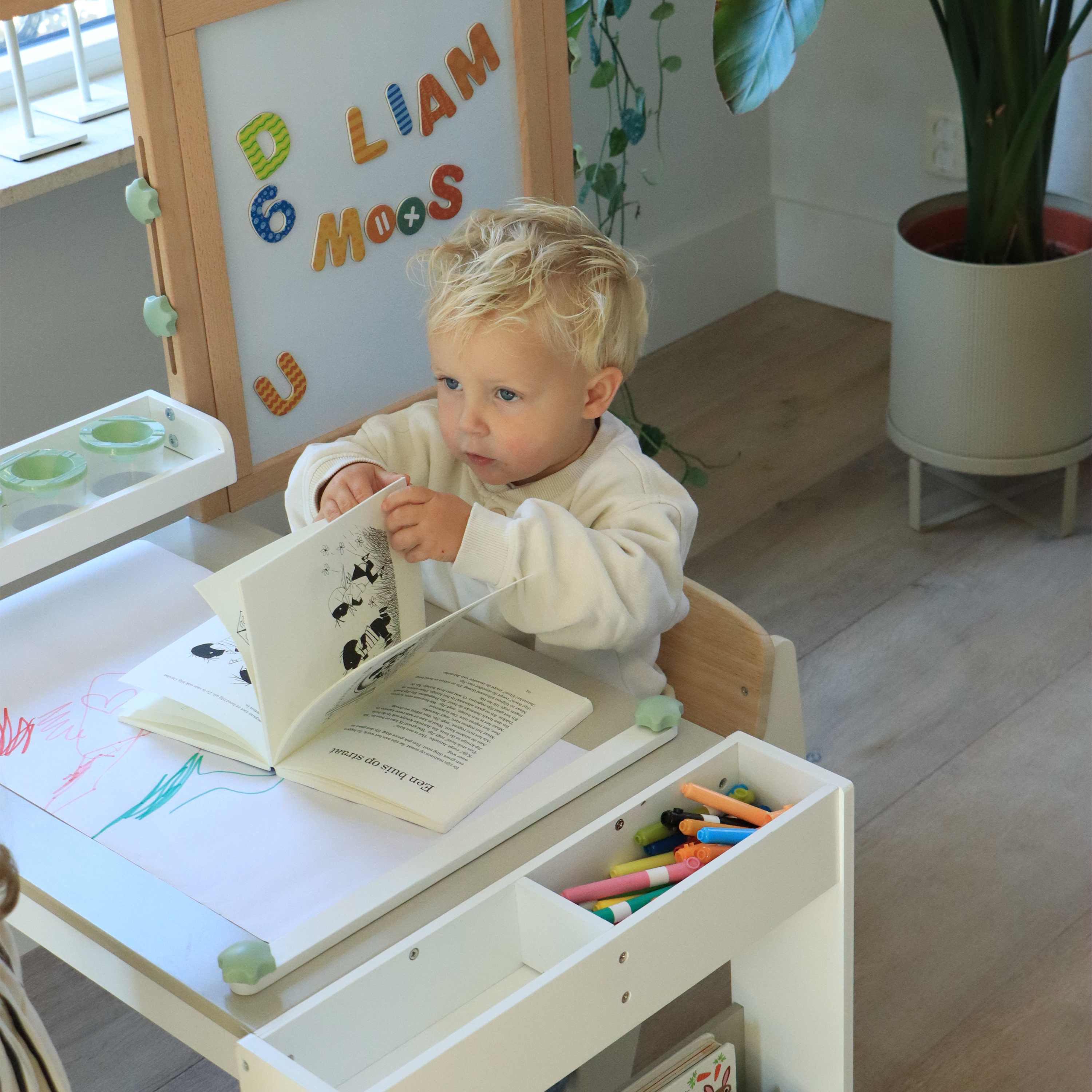 Sunny Olivia Drawing and Craft Table
