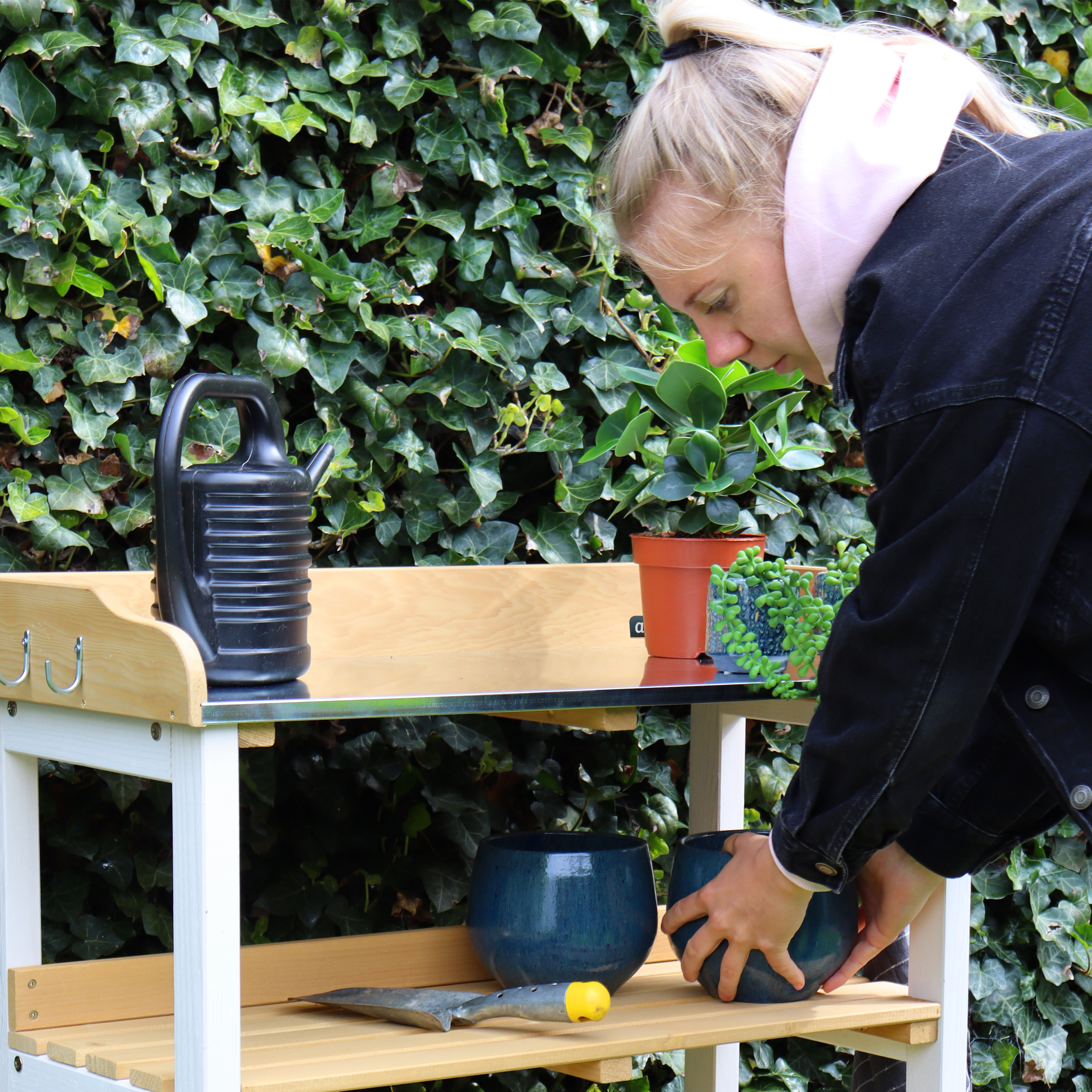 AXI Oppottafel met opbergplanken Bruin/wit-8717973938163 AXI Oppottafel met opbergplanken Bruin/wit
