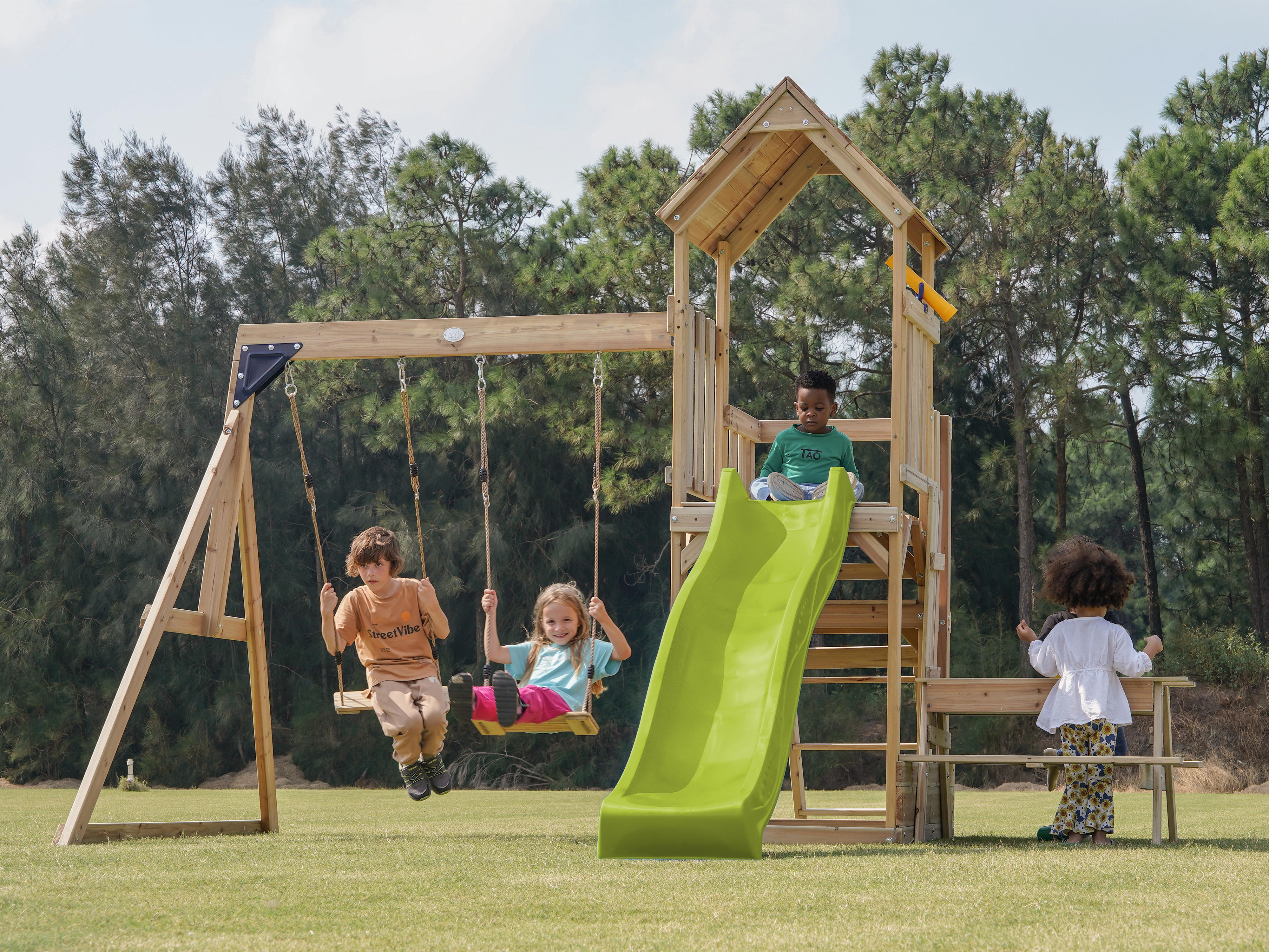 AXI Mette aire de jeux avec double balançoire marron - toboggan vert citron