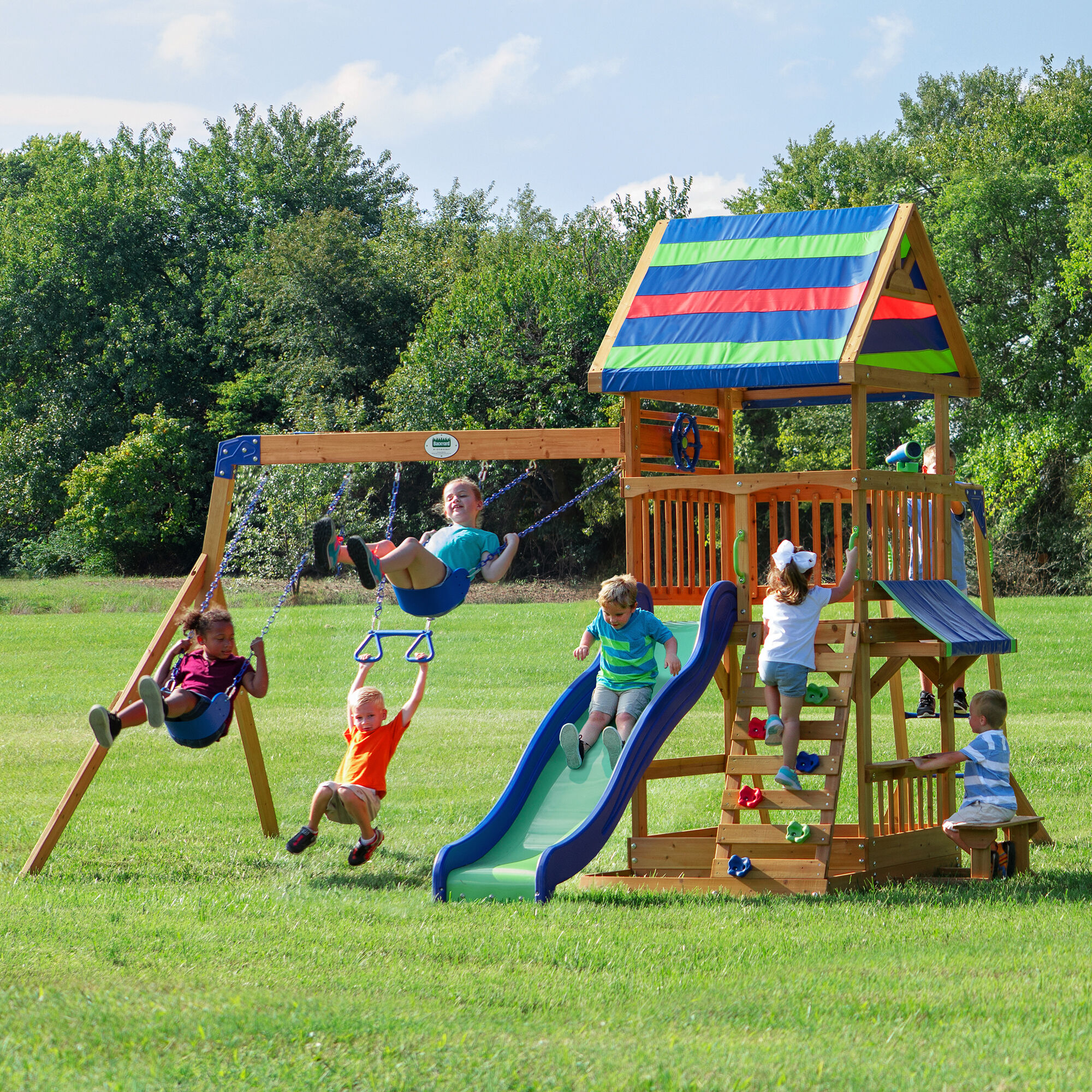 Backyard Discovery Northbrook Aire de jeux en Bois avec Balançoires et Toboggan