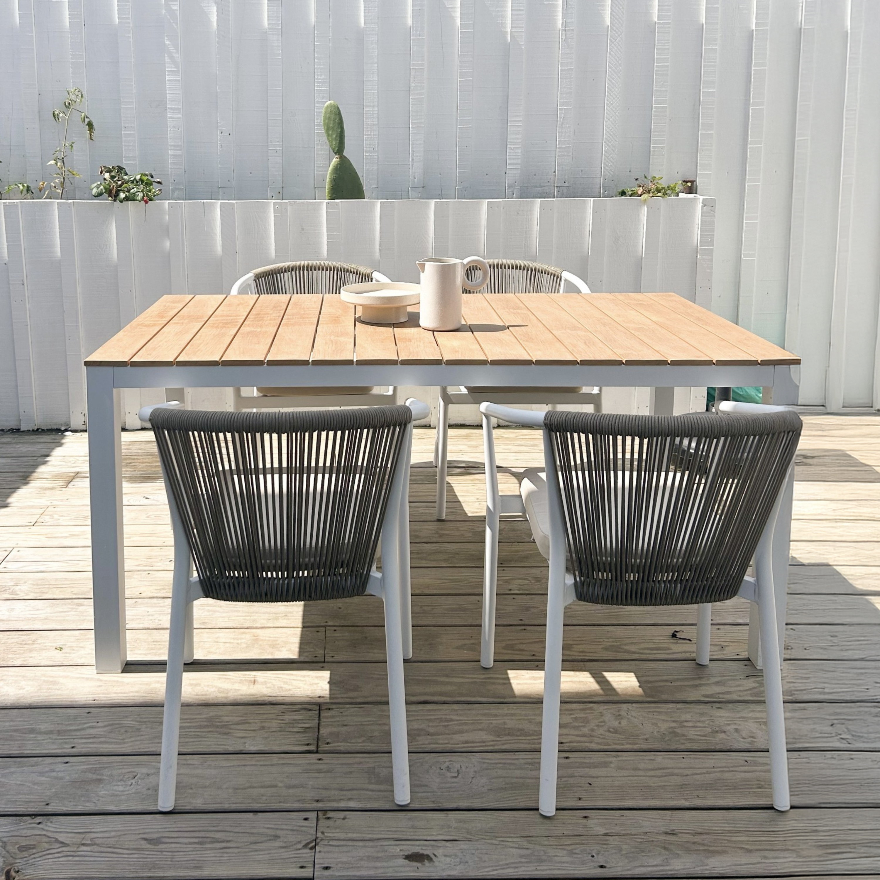 AXI Suvi Garden Set with 4 Chairs White with Teak-look Polywood