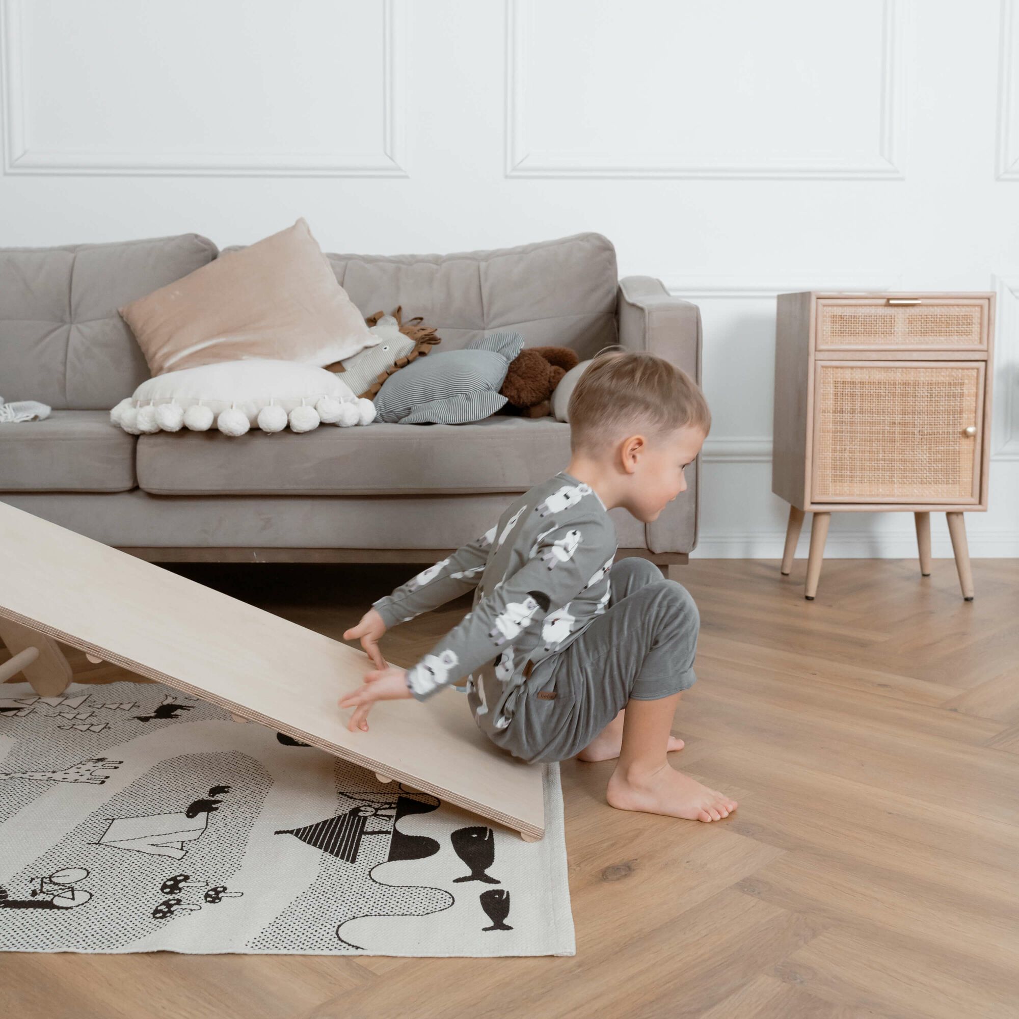 Ette Tete Sipitri Klimdriehoek van hout met glijbaan