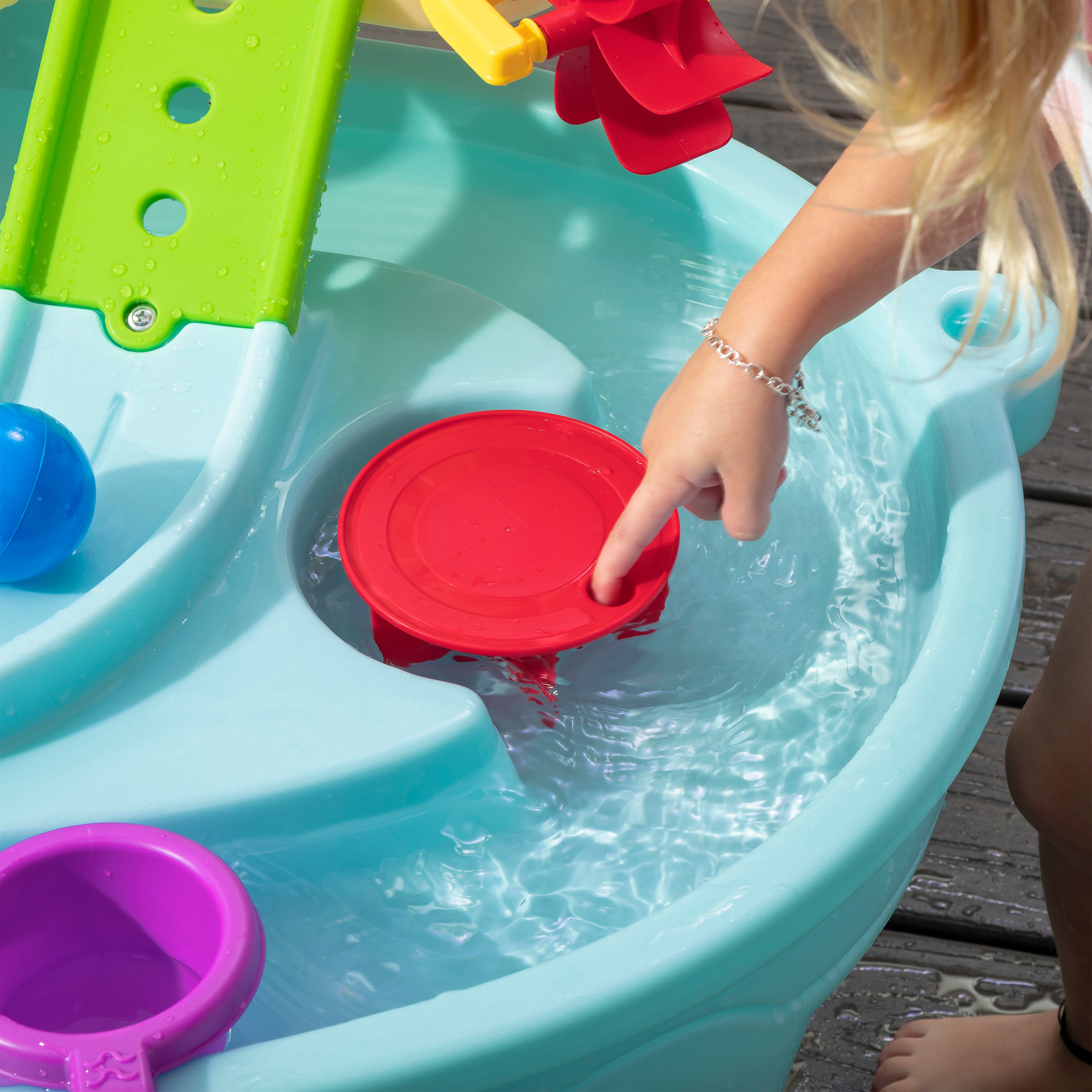 Step2 Ball Buddies Adventure Center Table d'eau avec balles 