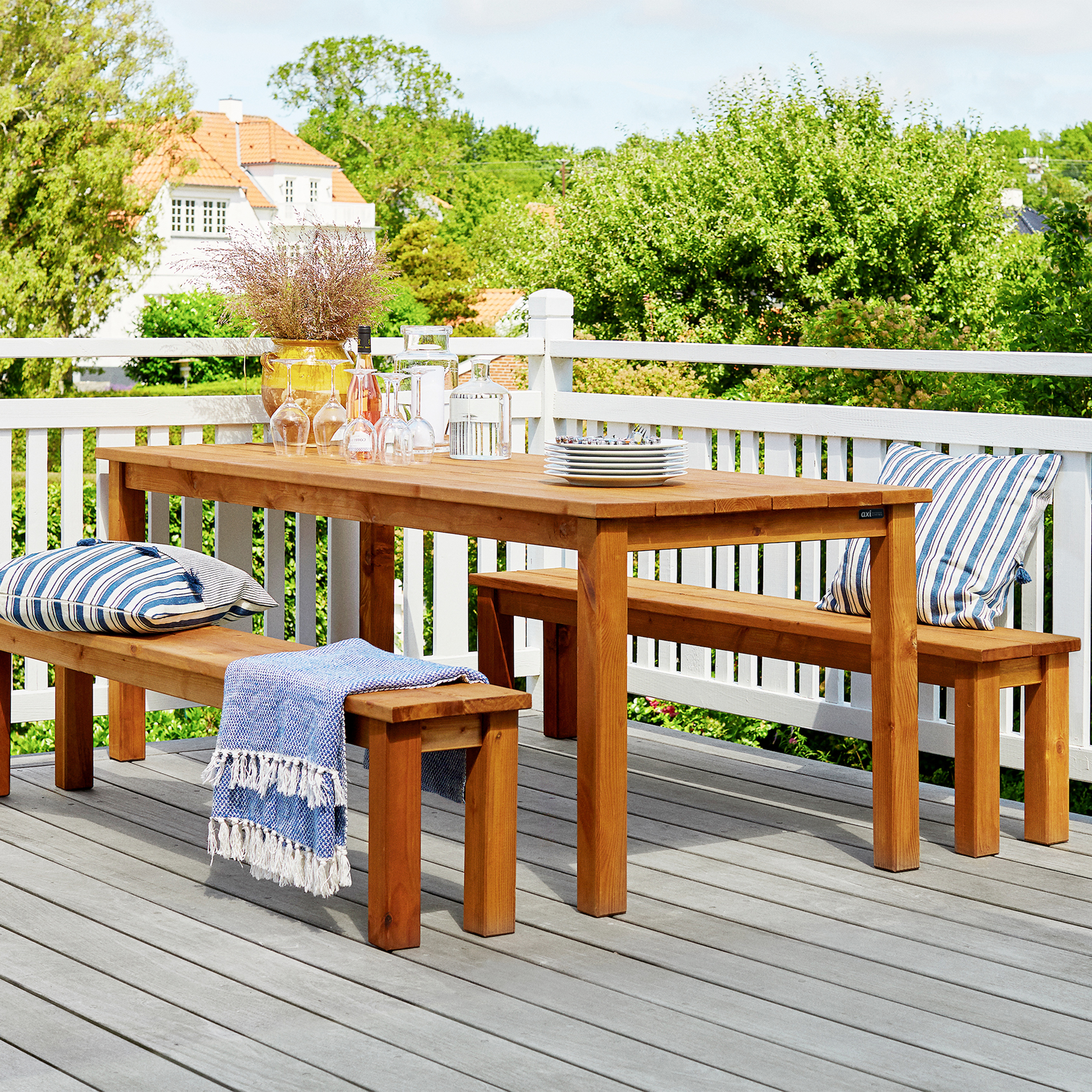 AXI Louise Table pique-nique avec bancs en bois Marron 200 cm 