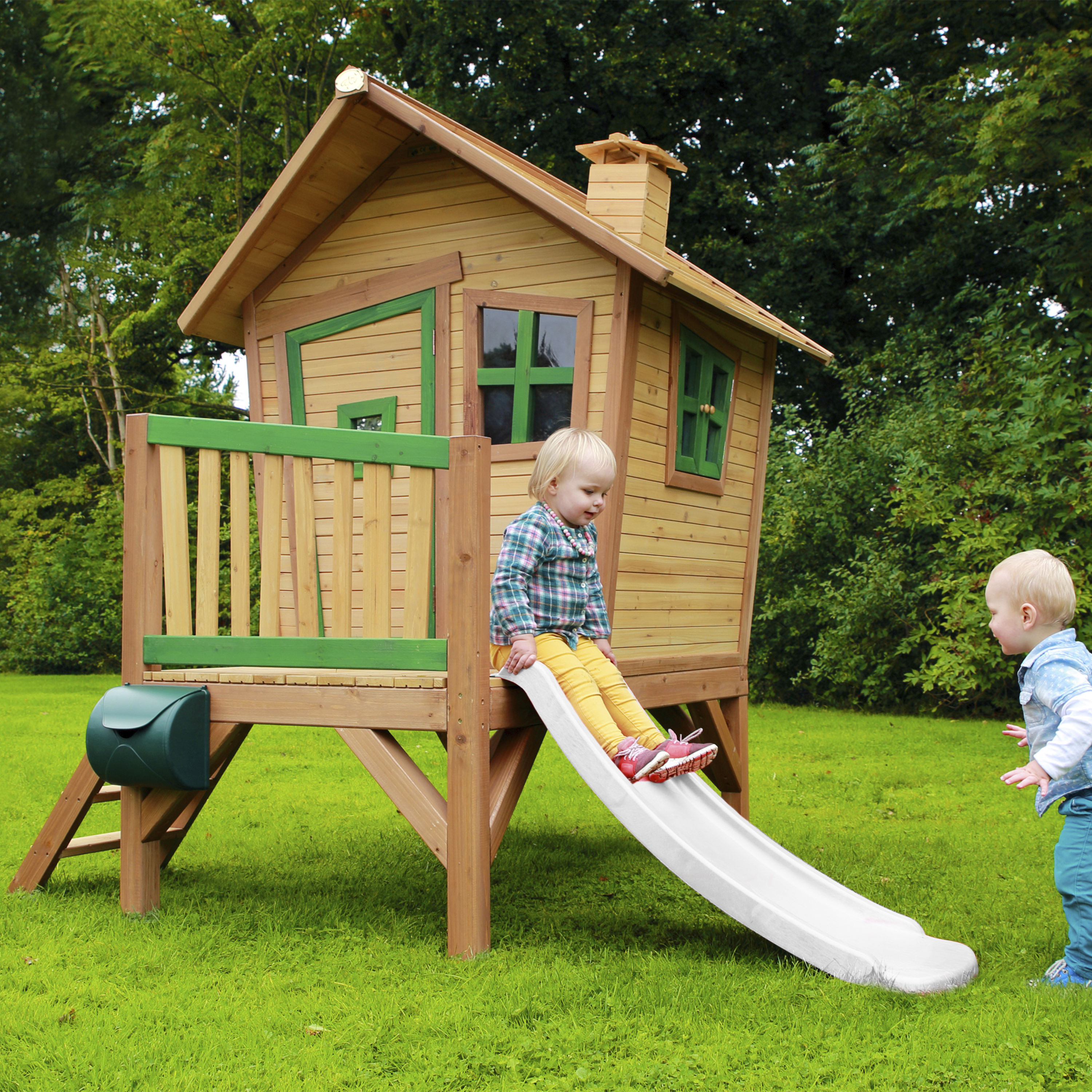 AXI Robin Maisonnette en bois Marron/Verte - Toboggan Blanc