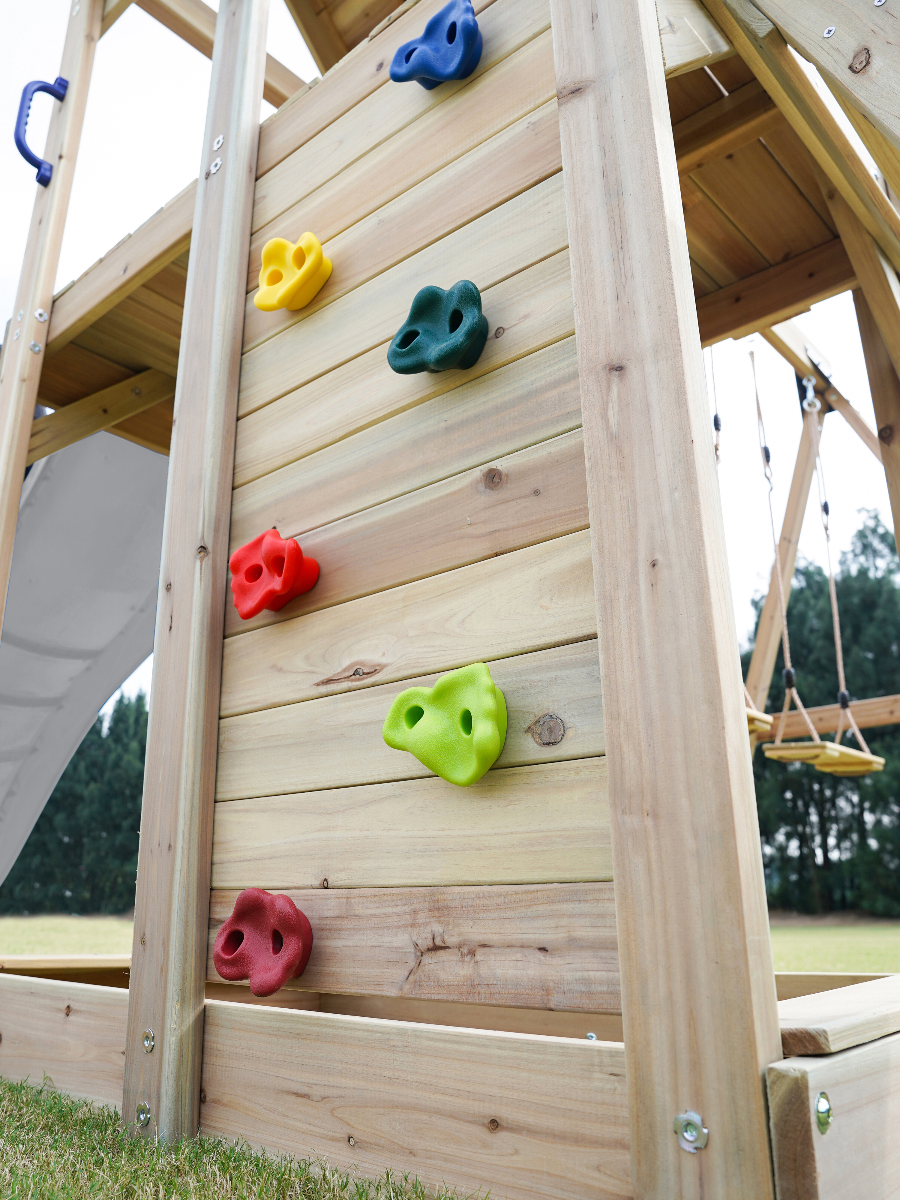 AXI Aire de jeux Moos avec balançoire double et échelle de corde marron - toboggan blanc