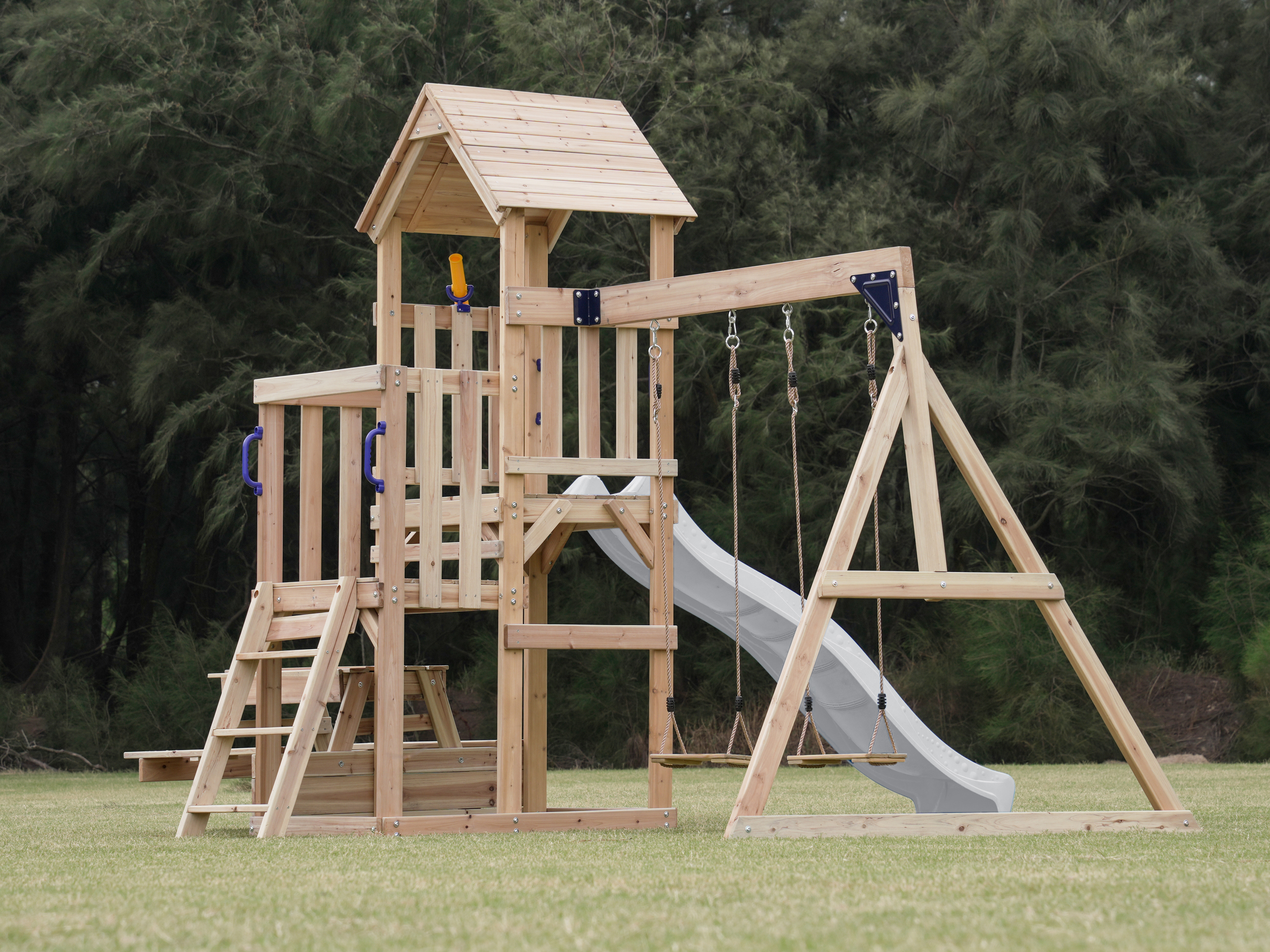 AXI Mette Aire de jeux avec balançoire double marron - blanc toboggan