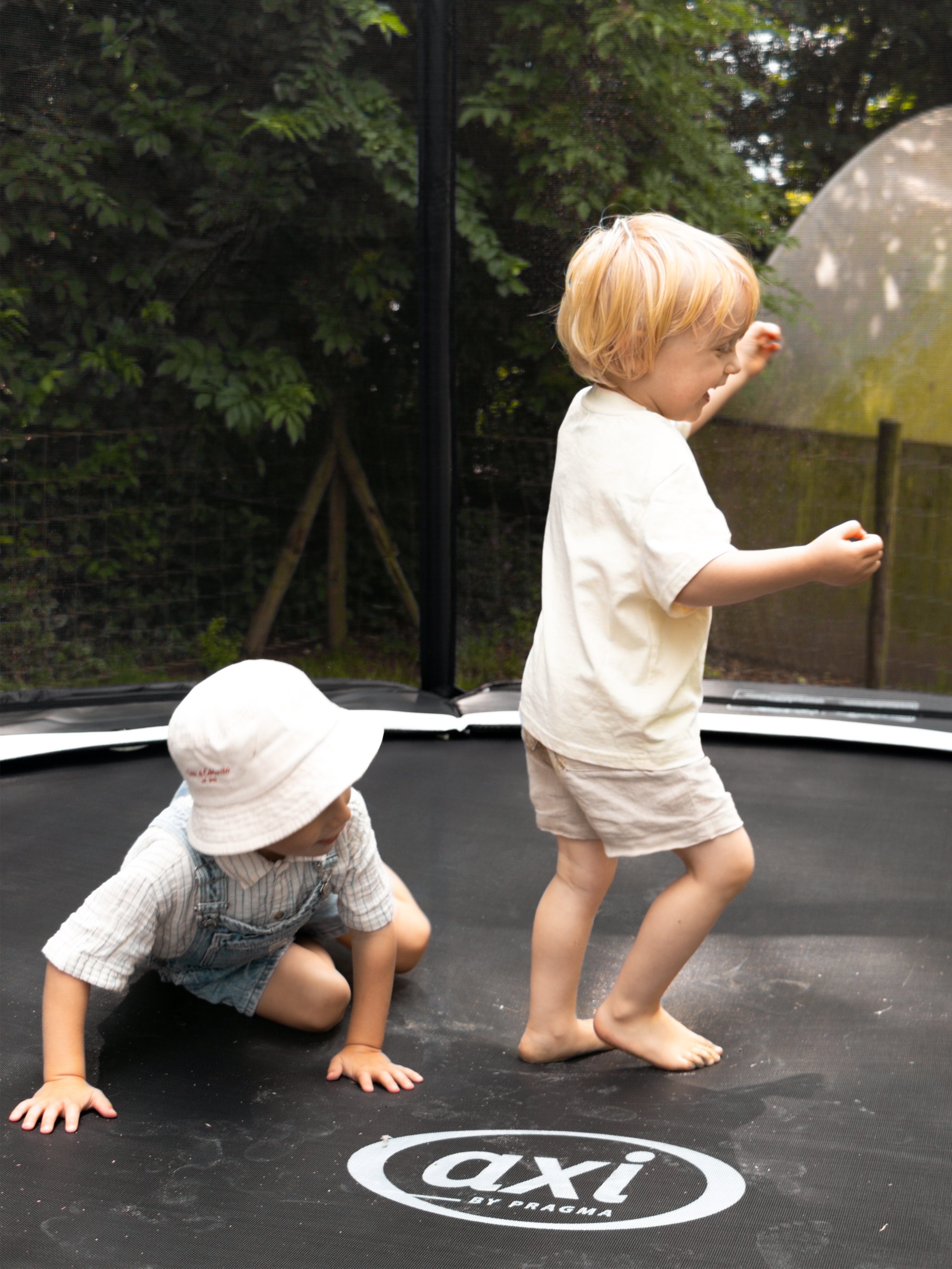 AXI Denver Trampoline 12ft met ladder - Onground - Zwart