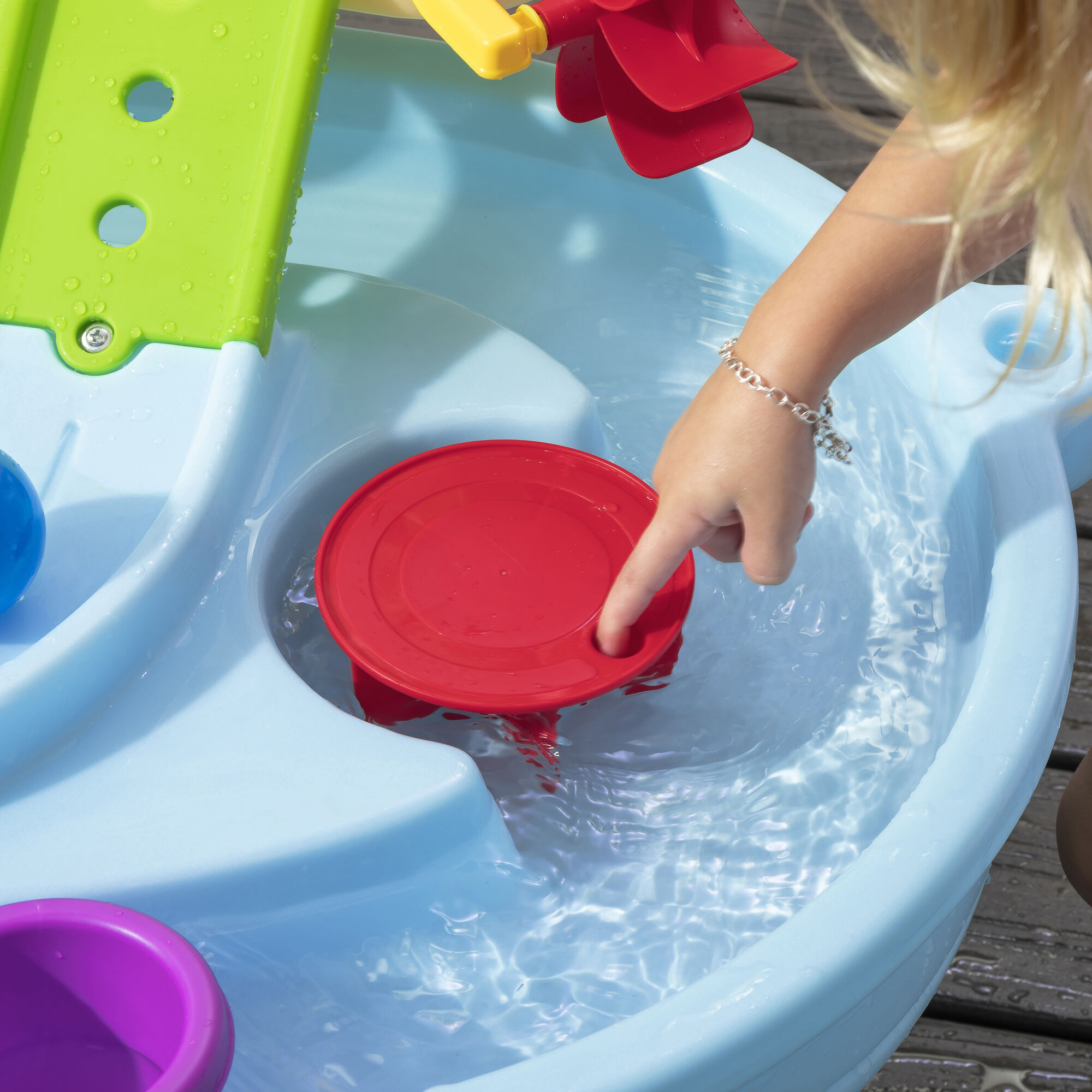 Step2 Ball Buddies Adventure Center Table d'eau avec balles 