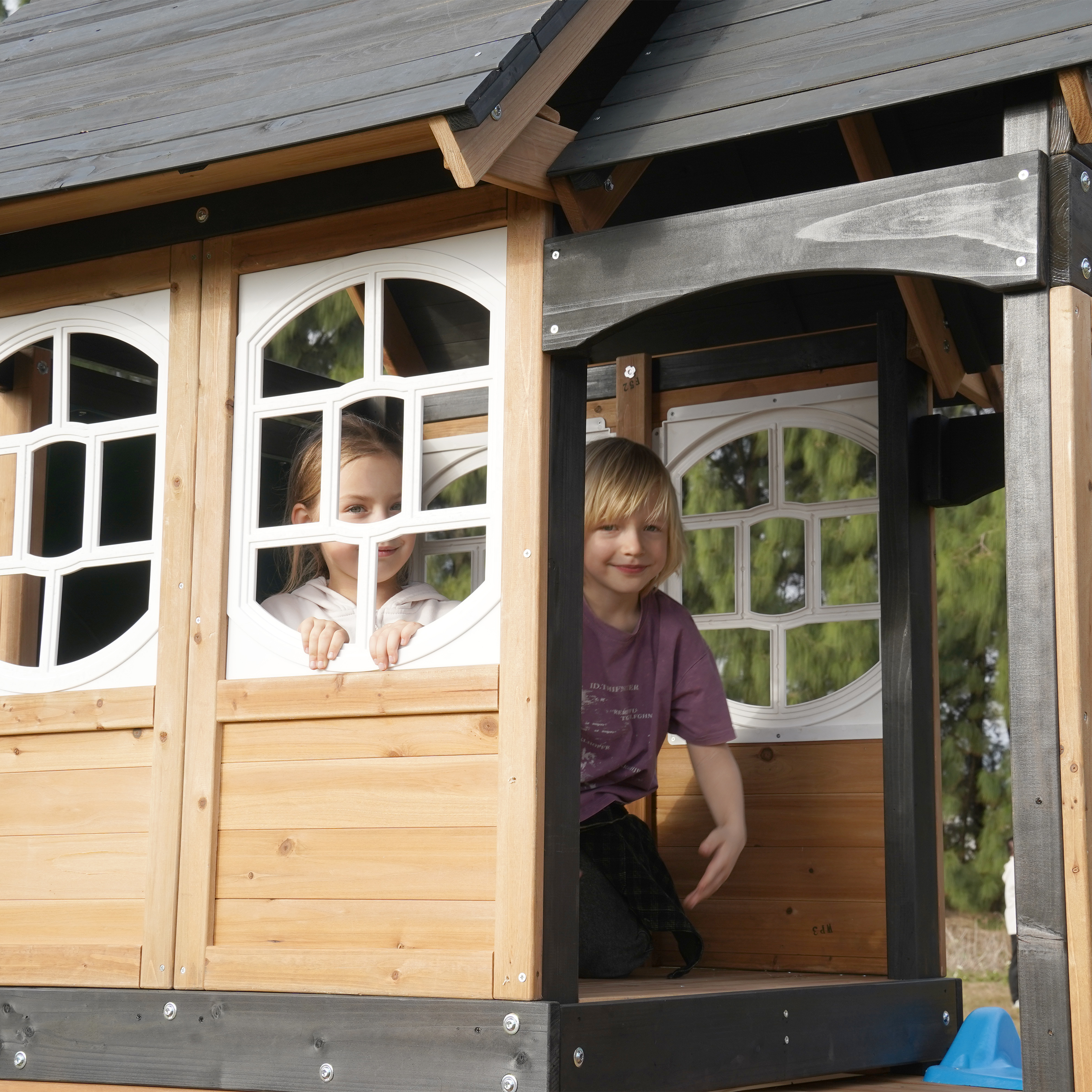 AXI Noud Climbing Frame with Playhouse, Swings, Trapeze and Climbing Wall – Pastel Green Slide and Tube Slide