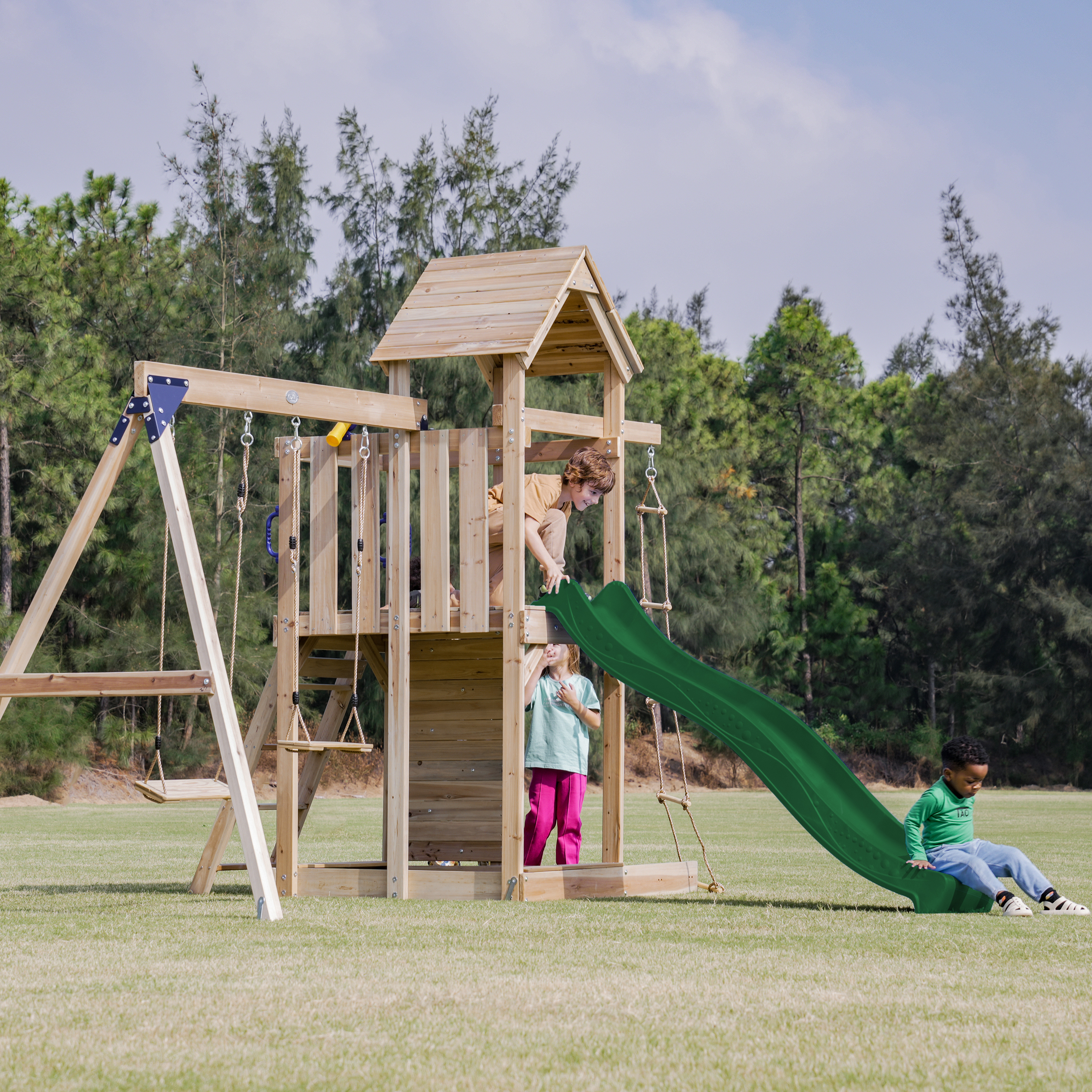 AXI Moos Aire de jeux avec balançoire double et échelle en corde marron - toboggan vert