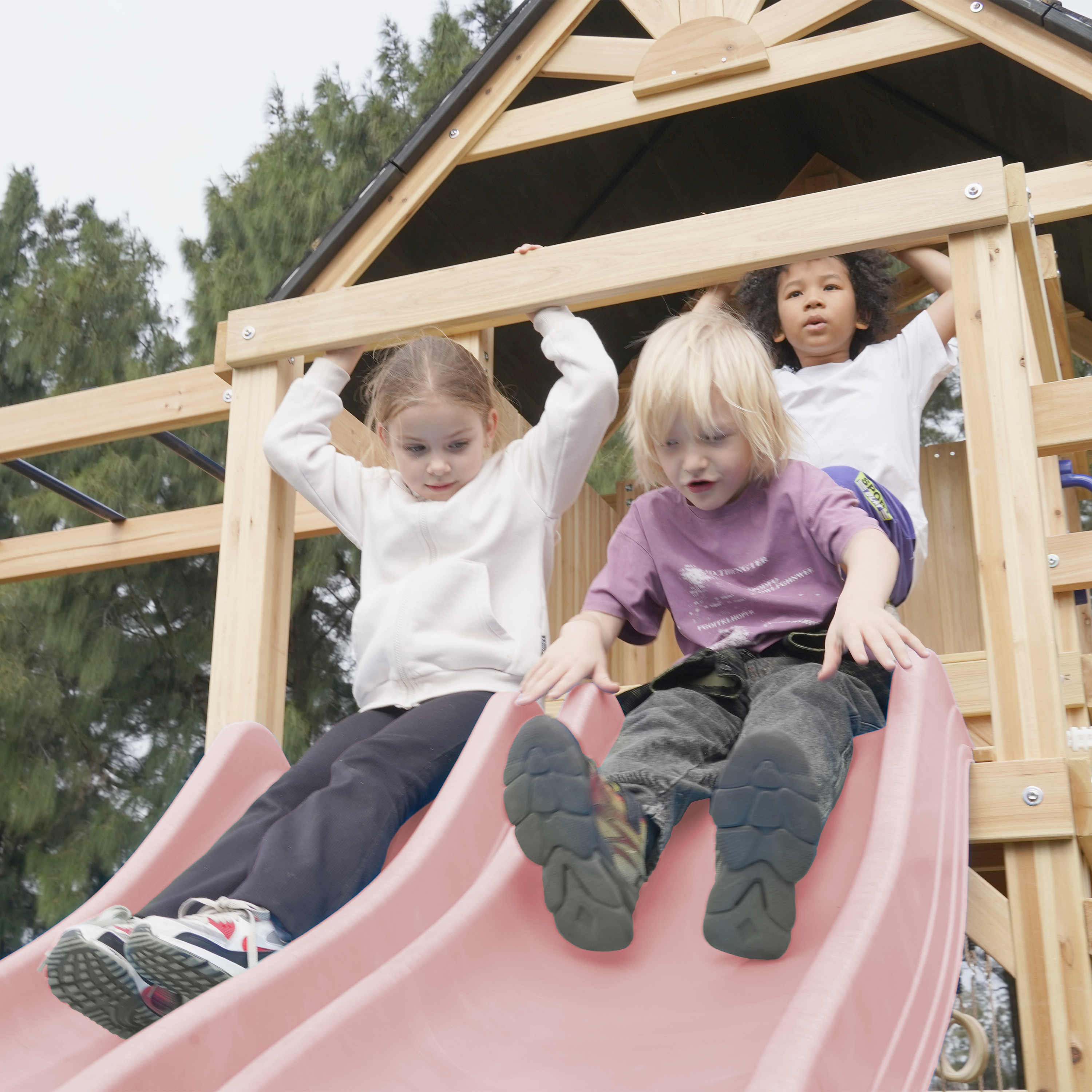 AXI Hunter Climbing Frame with Swings, Climbing Frame, Climbing Bridge and Multiple Platforms – Pastel Pink Double Slide