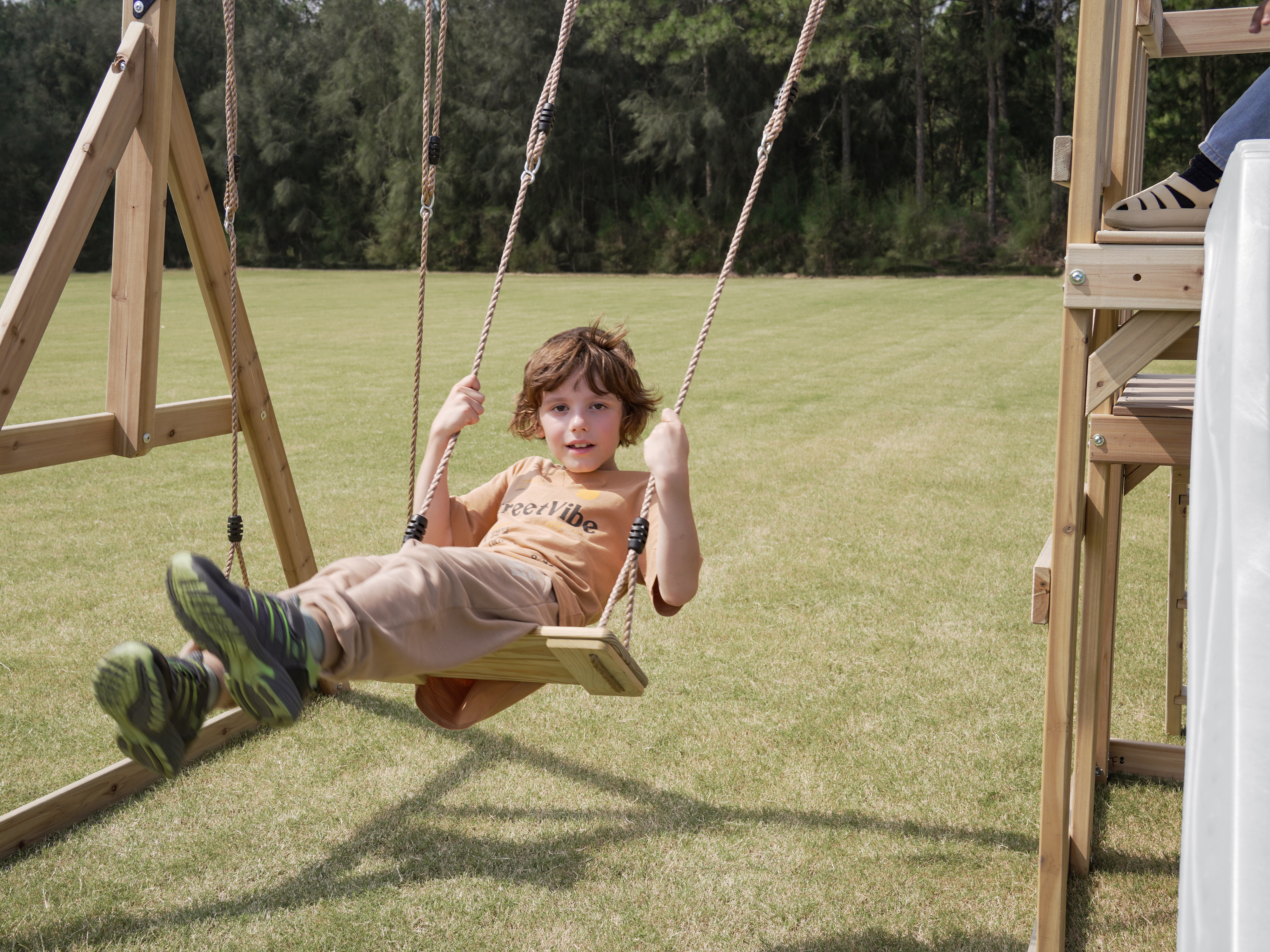 AXI Mette Aire de jeux avec balançoire double marron - blanc toboggan