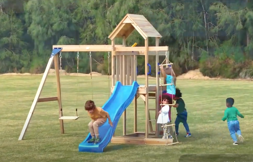 AXI Moos Aire de jeux avec balançoire double et échelle en corde marron - toboggan bleu 