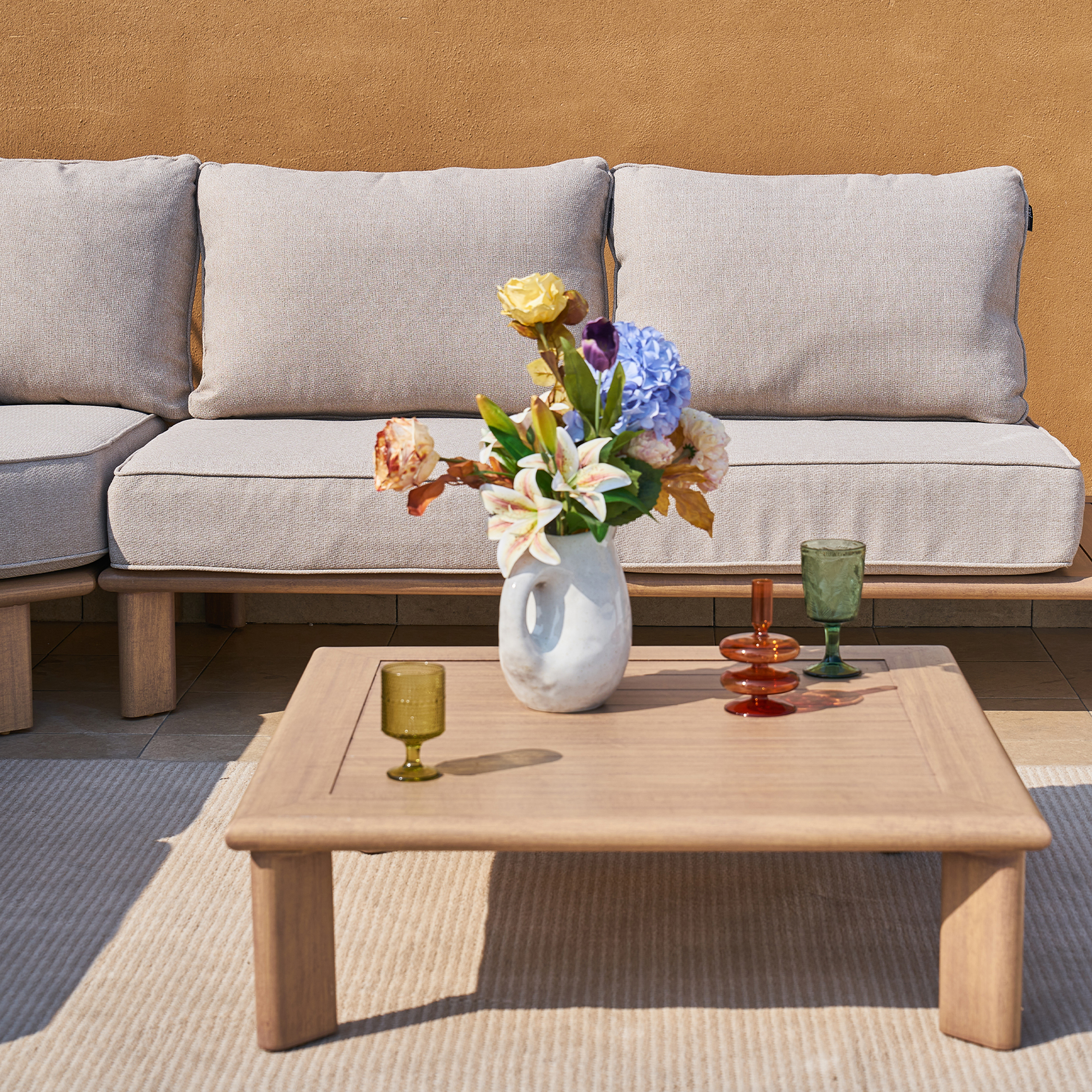 AXI Avery Salon de jardin avec table d'appoint aspect bois, beige