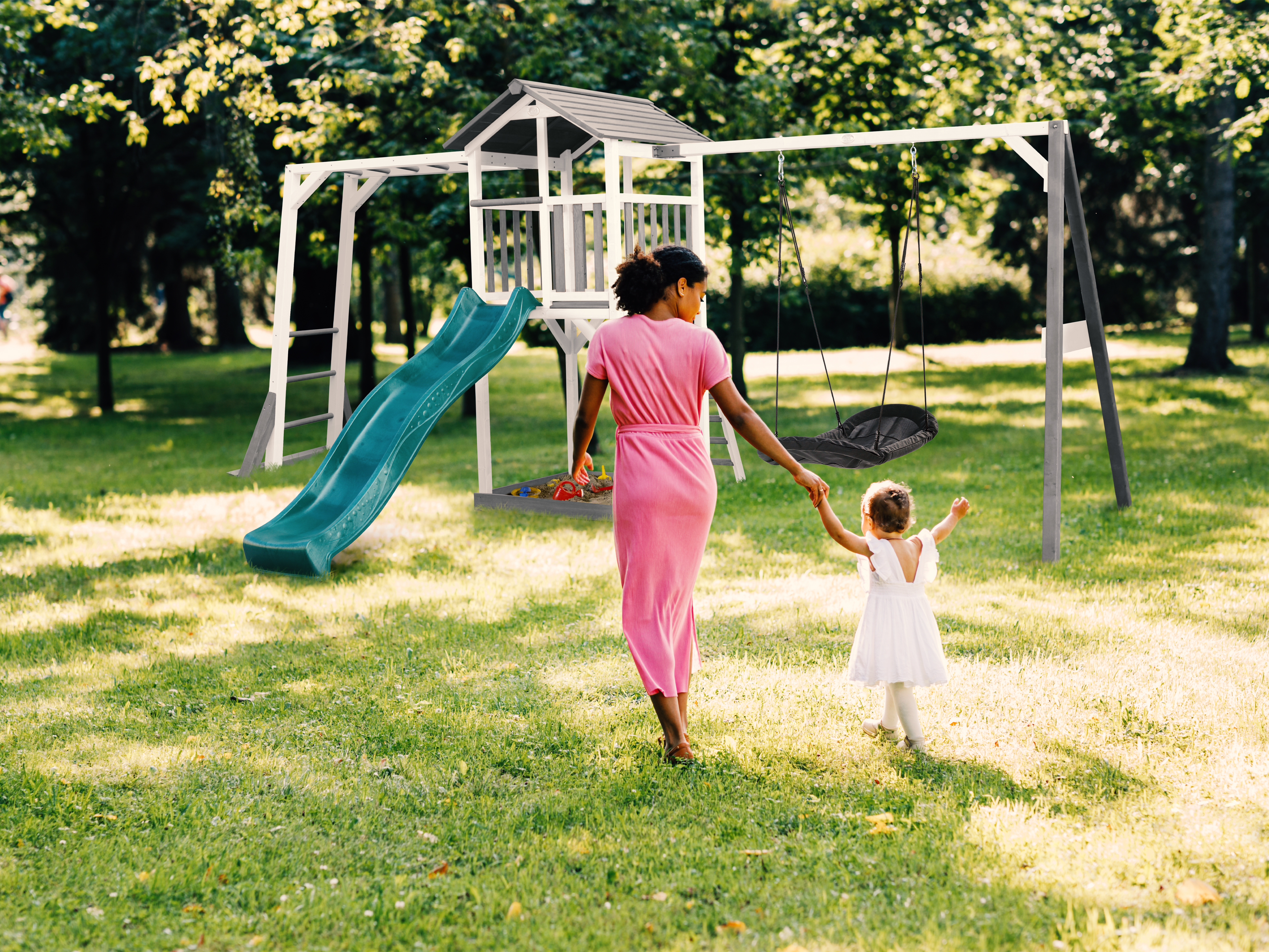 AXI Beach Tower with Climbing Frame and Roxy Nest Swing Set Grey/White - Green Slide
