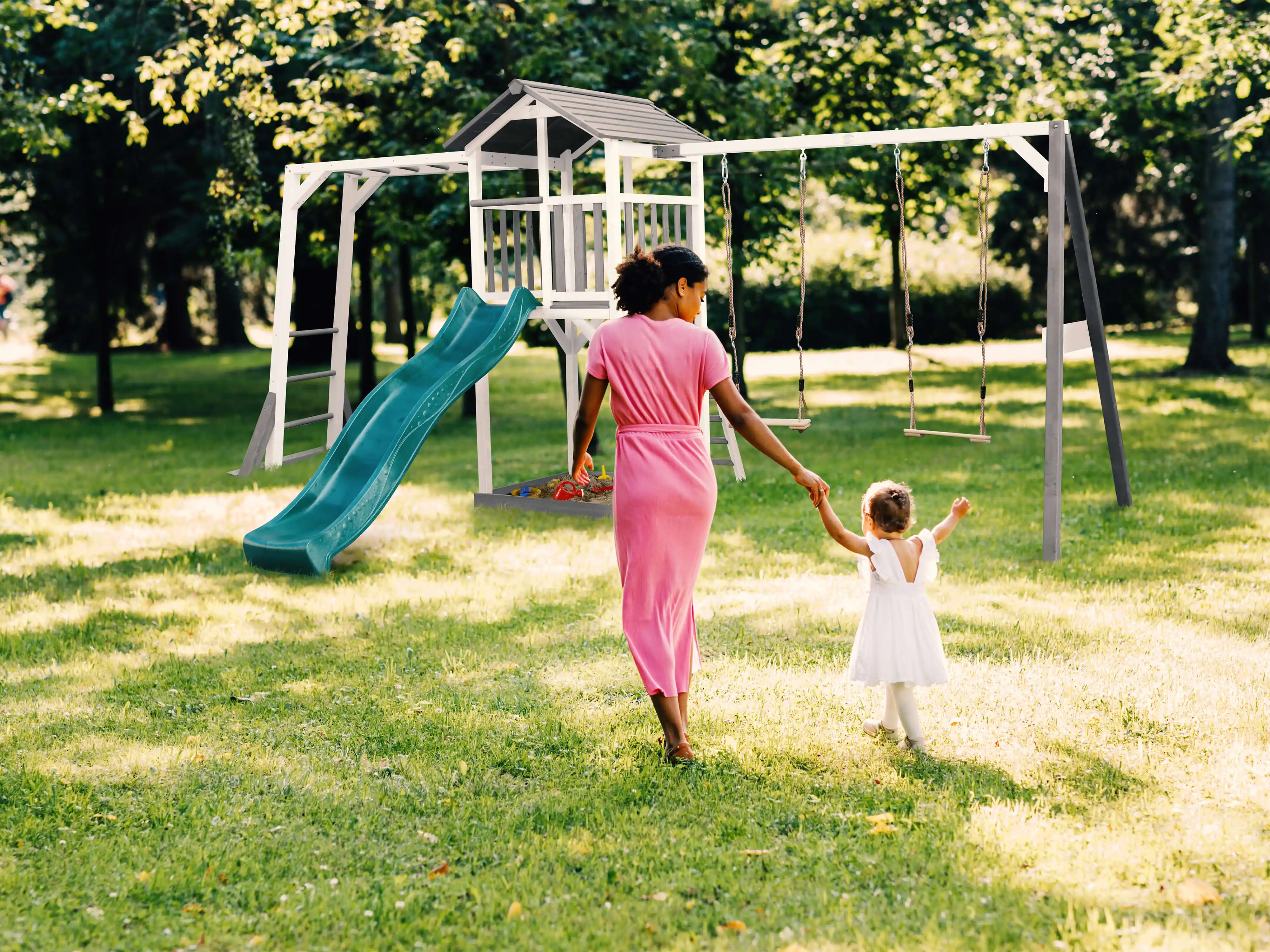 AXI Beach Tower Speeltoren met Klimrek en Dubbele Schommel Grijs/wit - Groene Glijbaan-8720365060090 AXI Beach Tower Speeltoren met Klimrek en Dubbele Schommel Grijs/wit - Groene Glijbaan