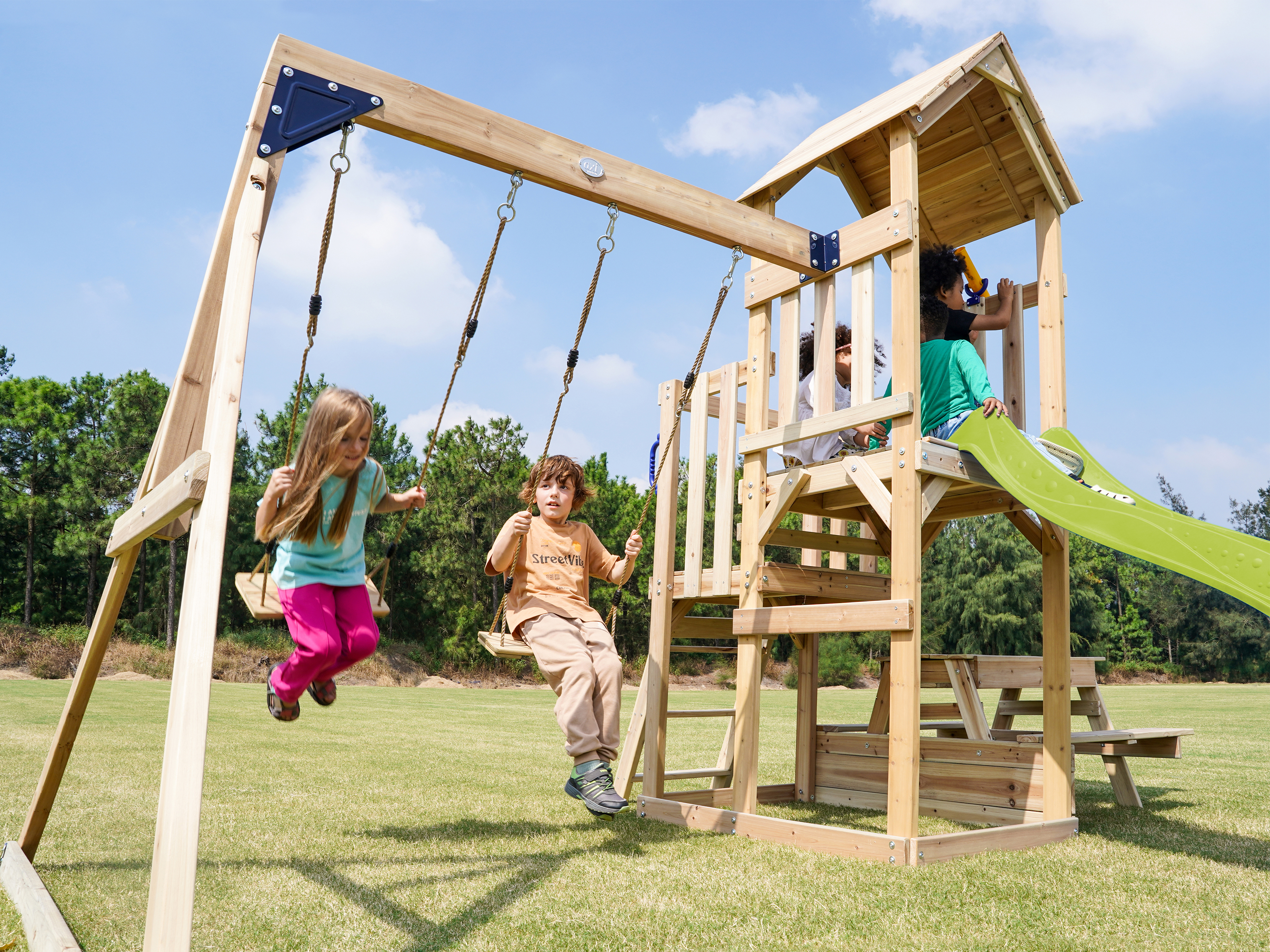 AXI Mette aire de jeux avec double balançoire marron - toboggan vert citron