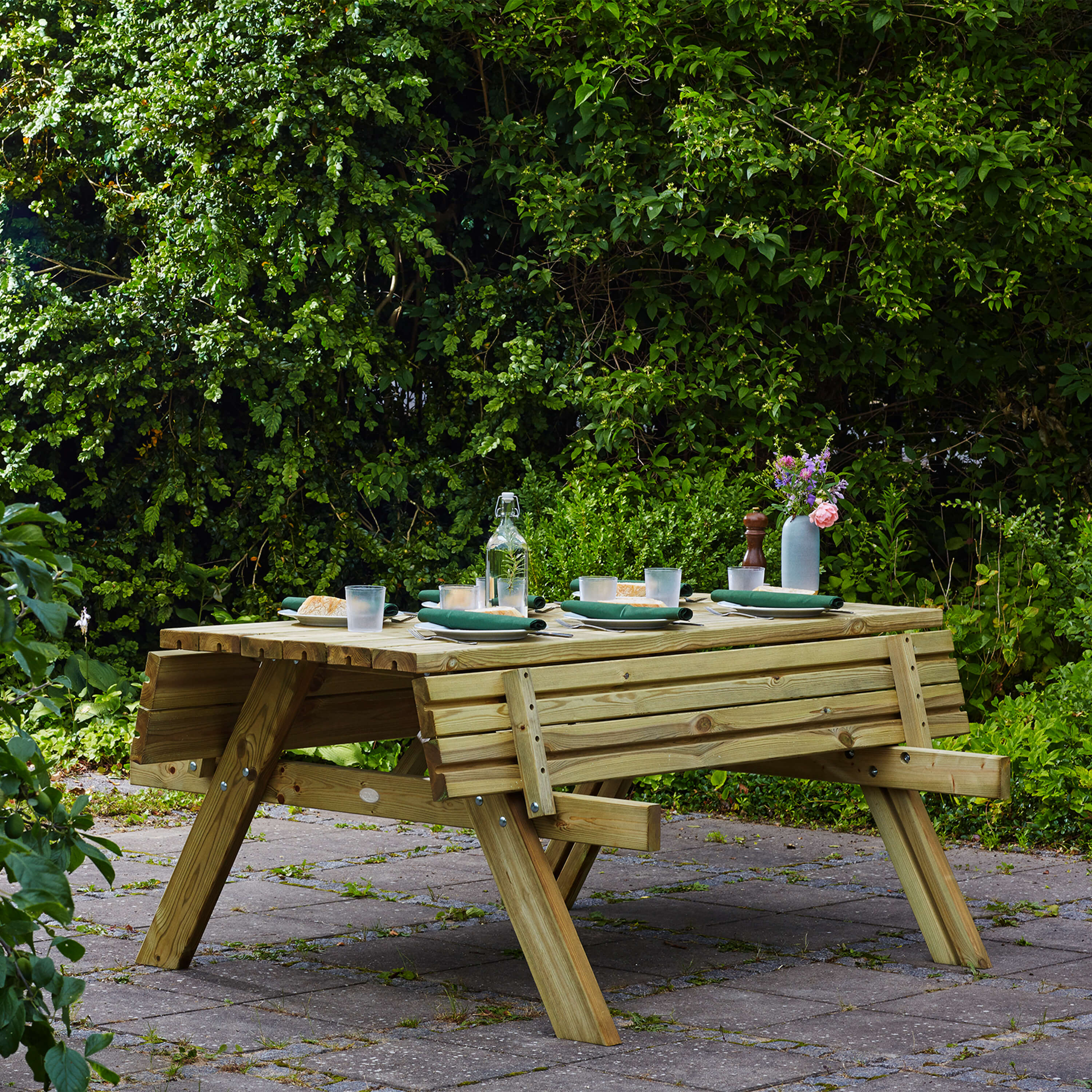 AXI Julie Table pique-nique en bois Naturel 177 x 154 cm 