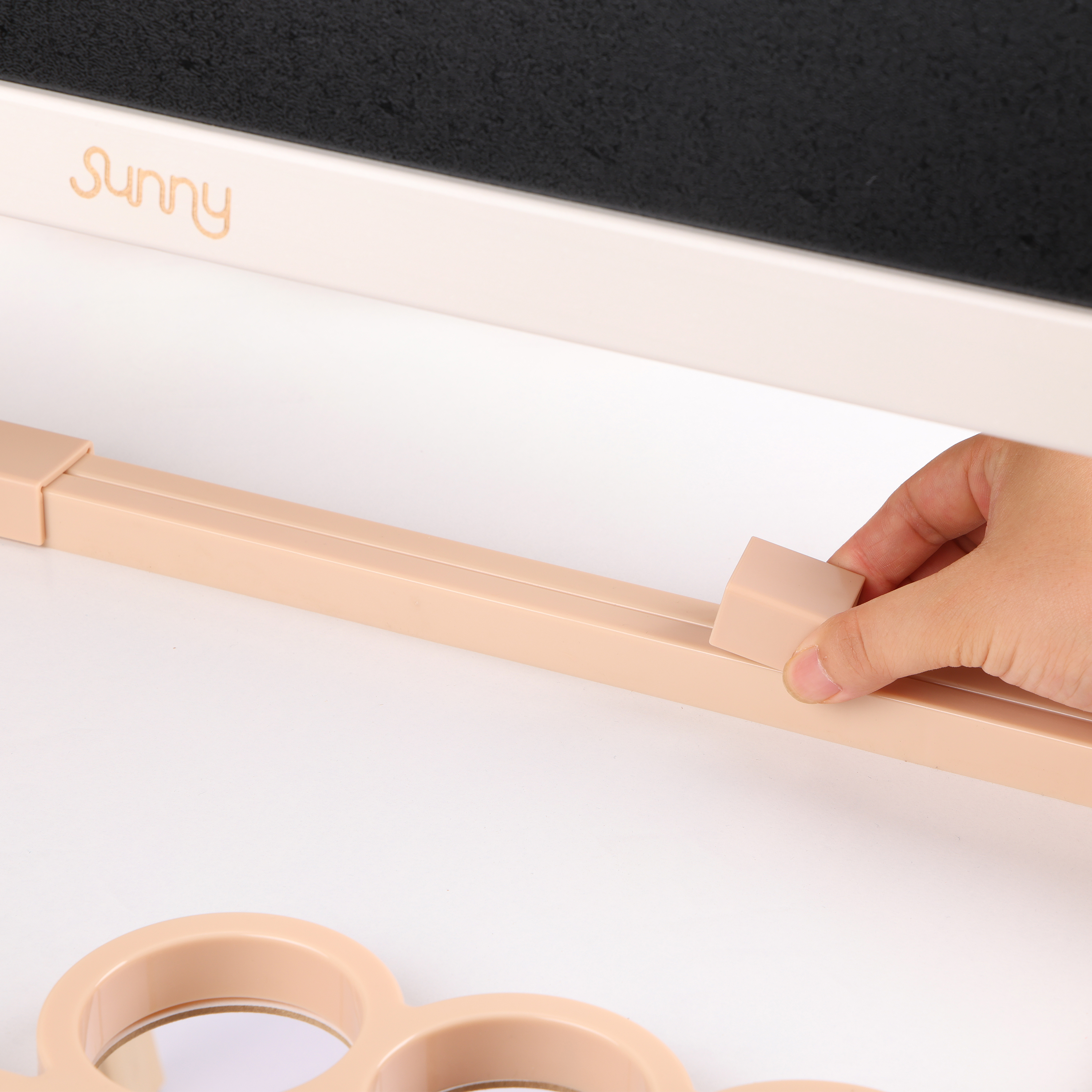 Sunny Luna Activity Easel – Natural Brown