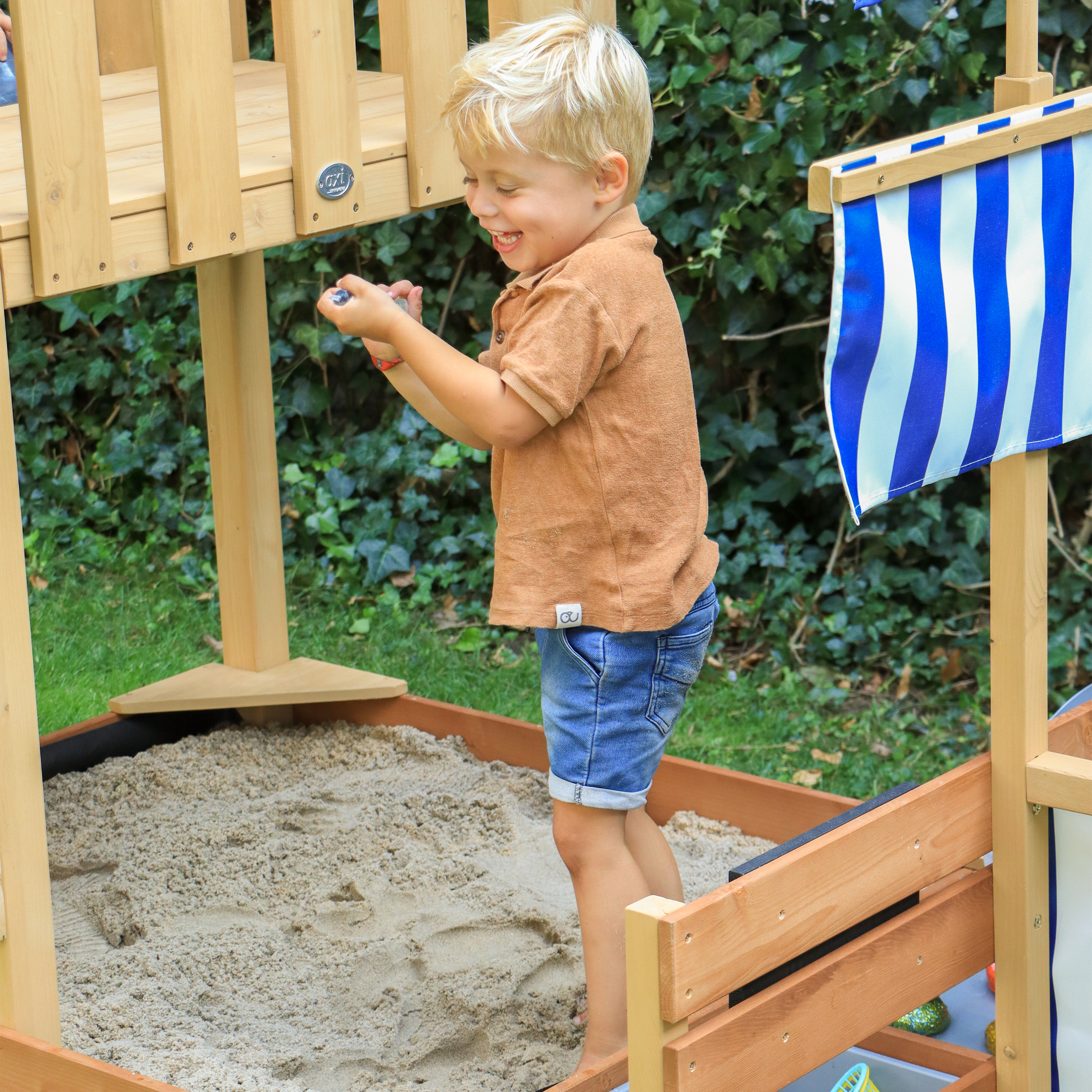 AXI Vicky Climbing Frame with Sandbox. Play Kitchen & Chalkboard – Grey Slide