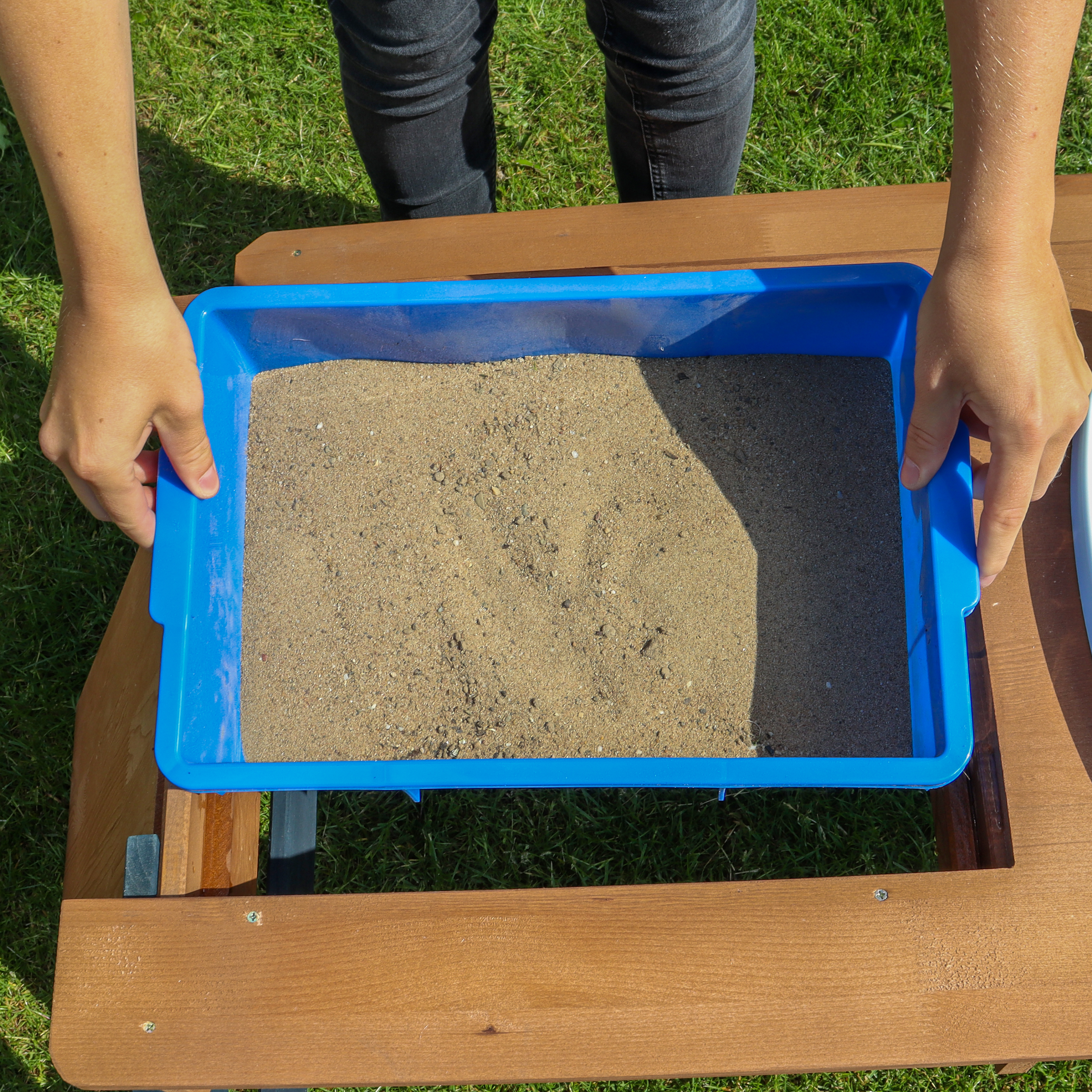 AXI Emily Sand & Water Picnic Table with Play Kitchen Sink Anthracite/Brown