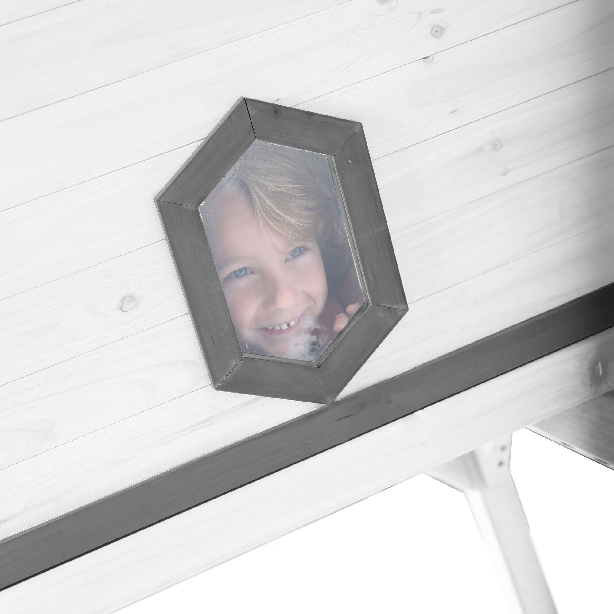 productfoto-mensen AXI Cabin XL Speelhuis Grijs/wit - FSC 100% Hout - 57 cm platform - Paarse Glijbaan