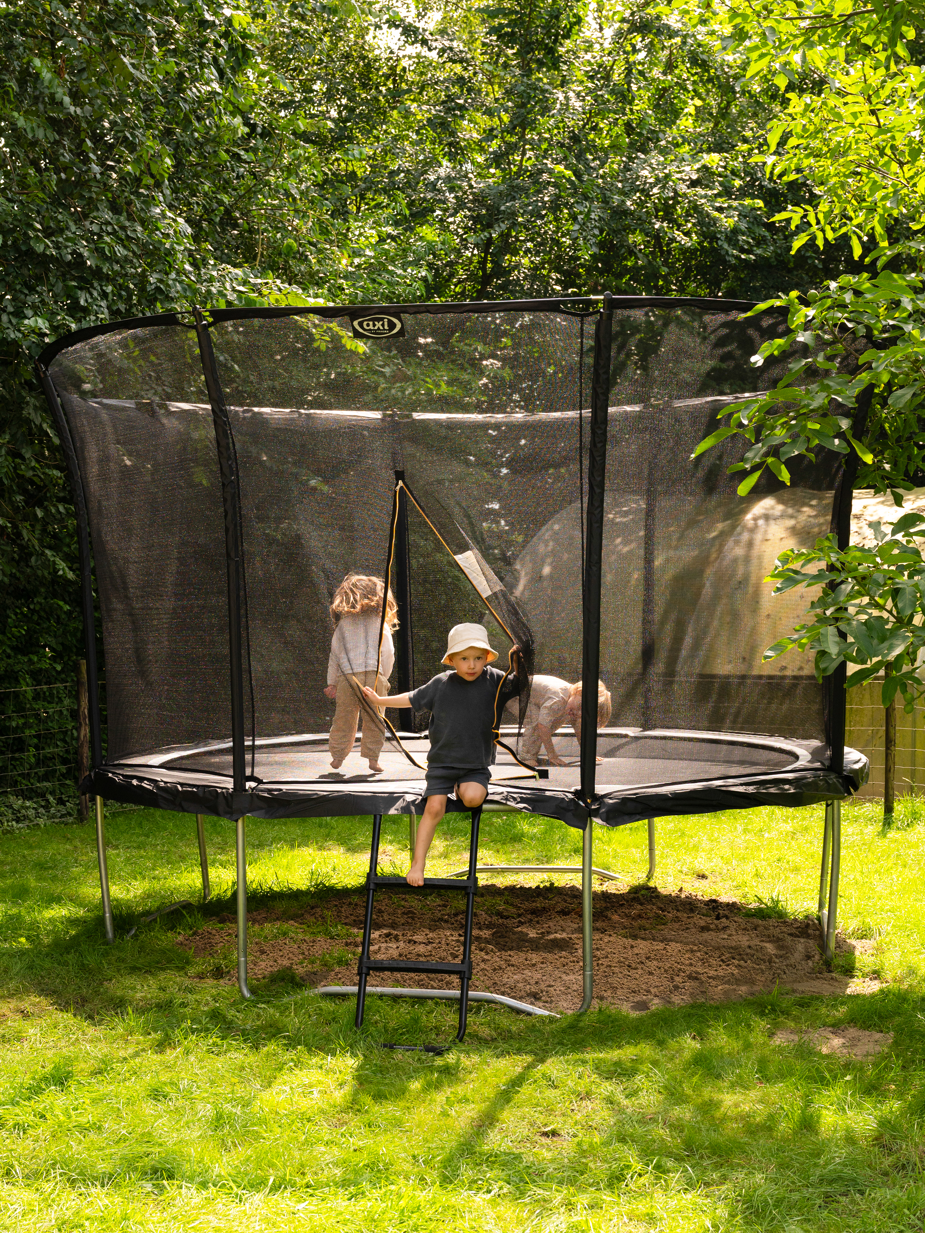 AXI Denver Trampoline 12ft met ladder - Onground - Zwart