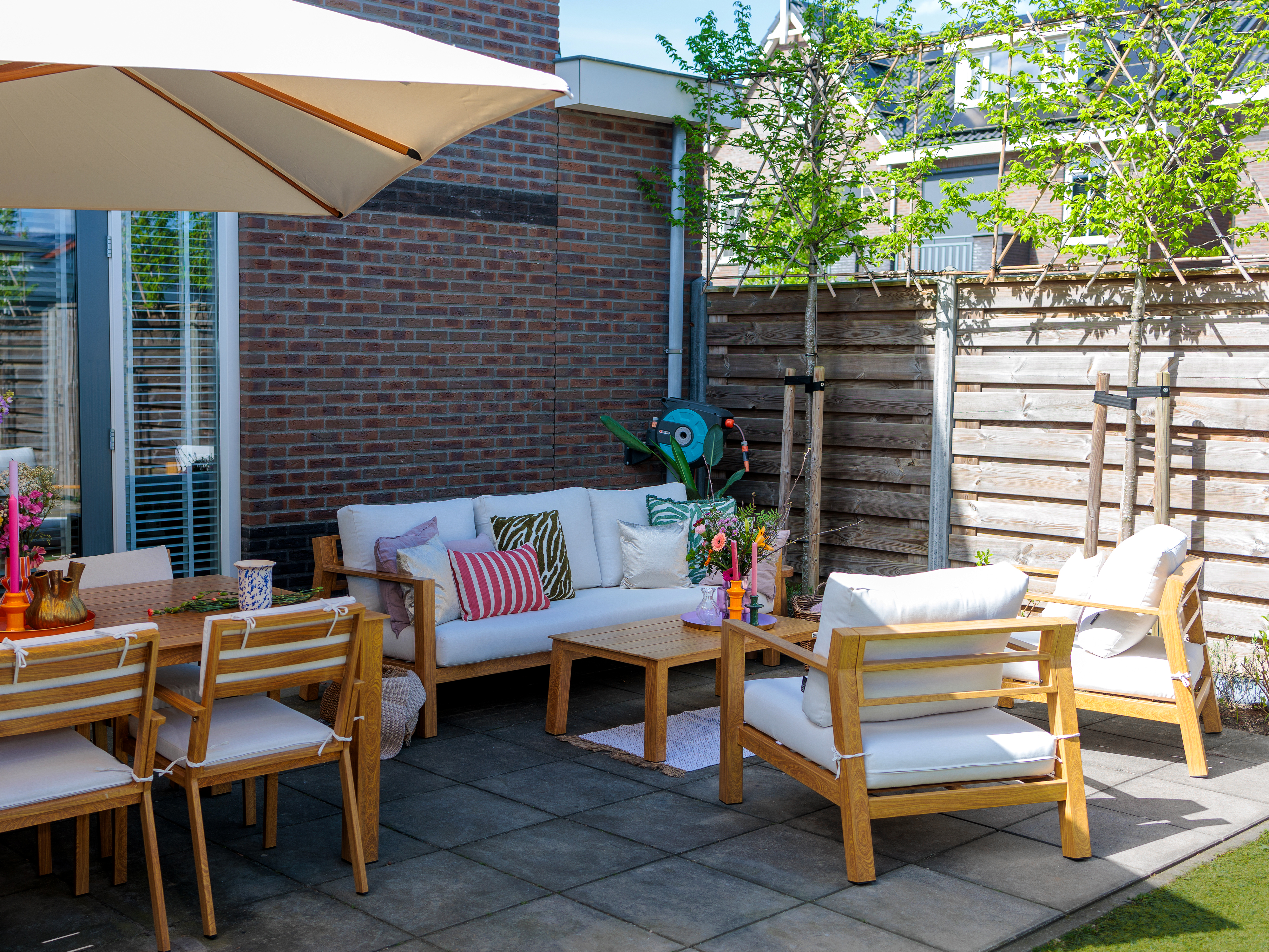 AXI Orla Salon de jardin 4-pièces avec canapé, table and 2 fauteuils Aspect Bois/beige