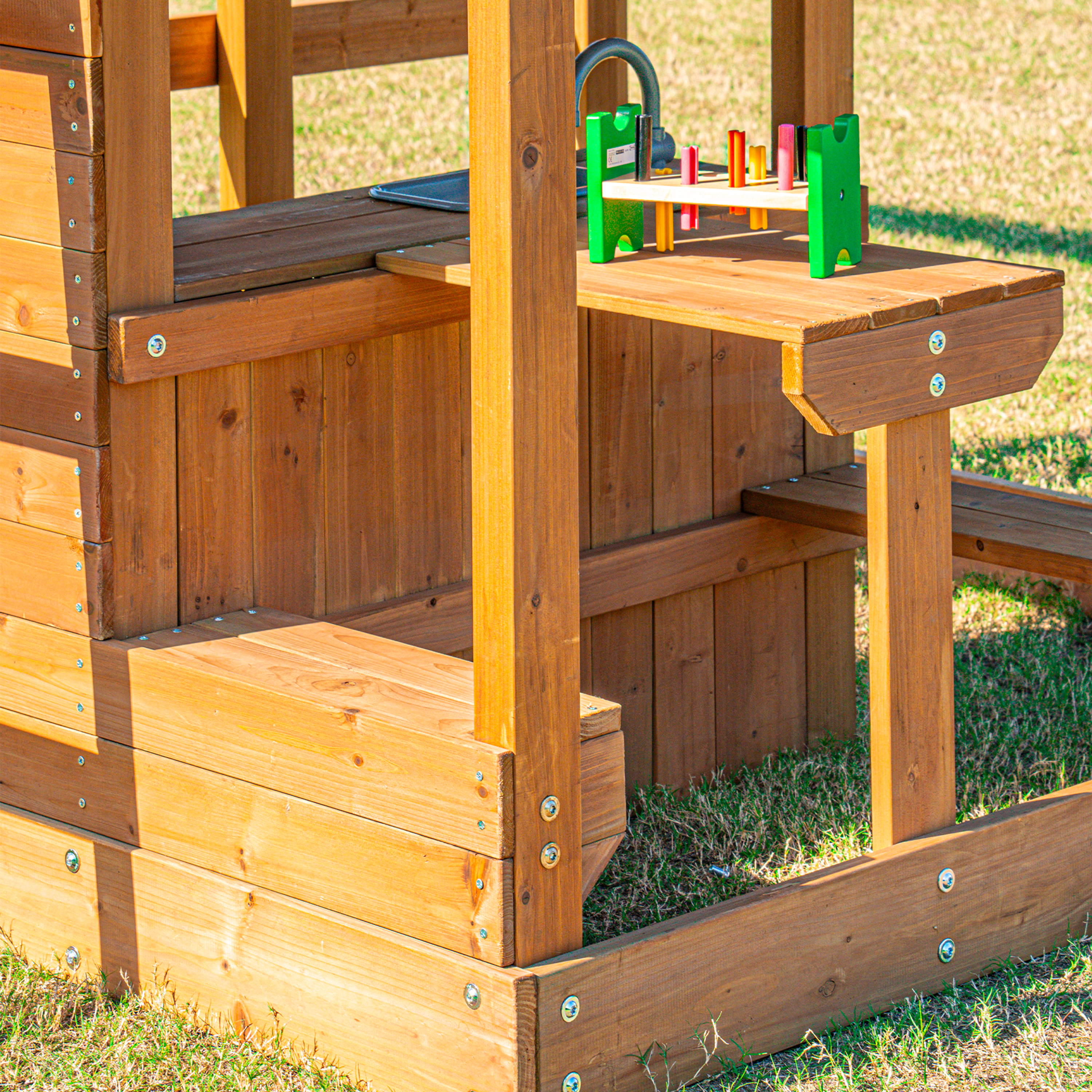 AXI Jack Aire de jeux avec balançoire double et trapèze marron - toboggan vert citron