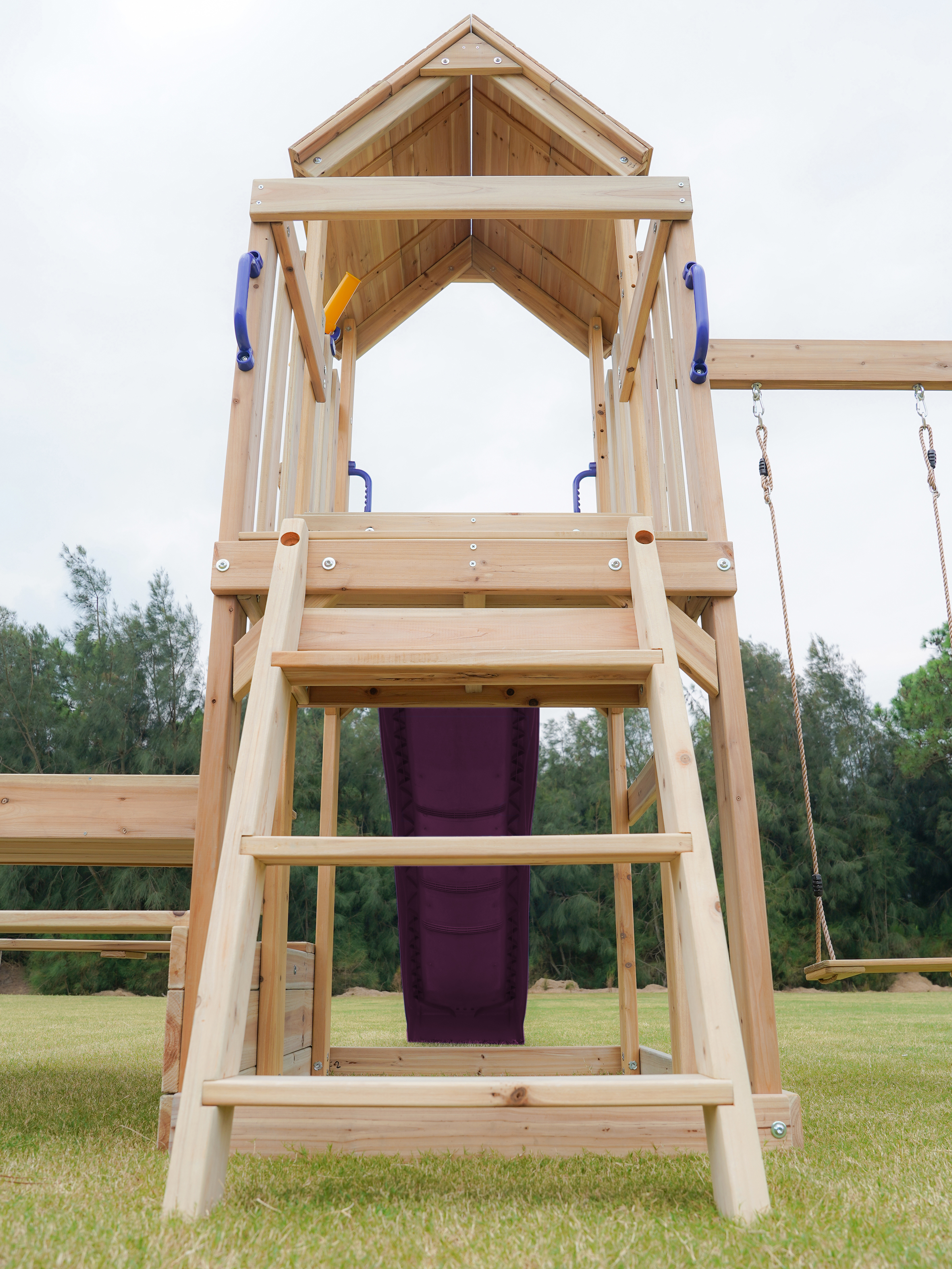 AXI Mette Aire de jeux avec balançoire double marron - violet toboggan