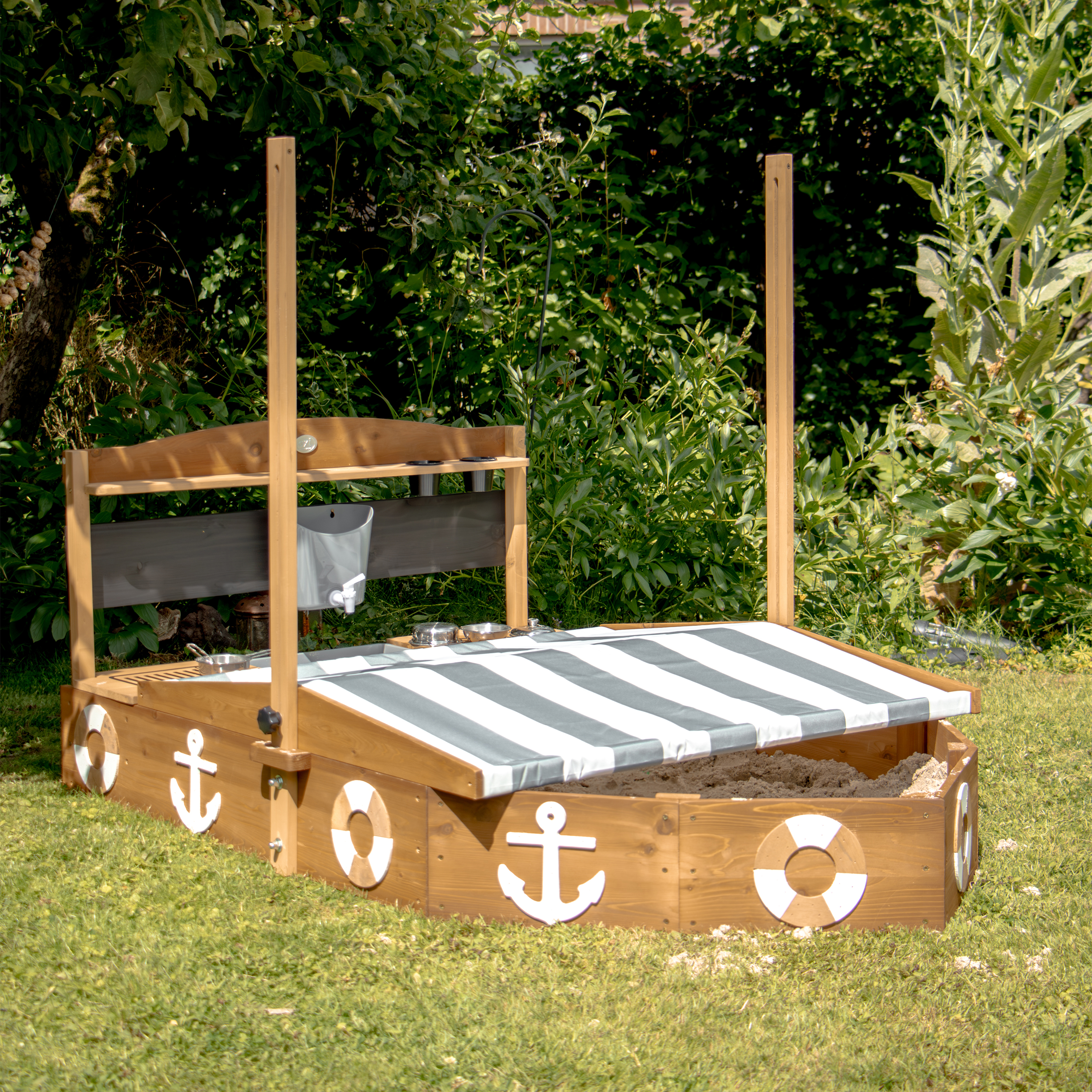 AXI Dora Boat Sandbox with Play Kitchen and Roof 160 x 100 cm Brown/Anthracite