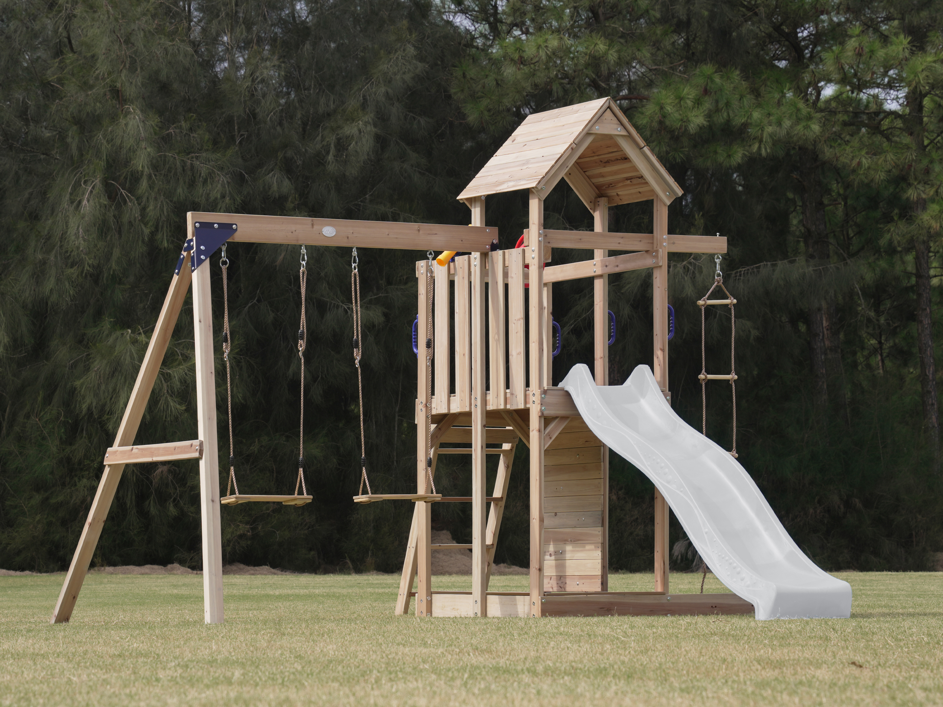 AXI Aire de jeux Moos avec balançoire double et échelle de corde marron - toboggan blanc