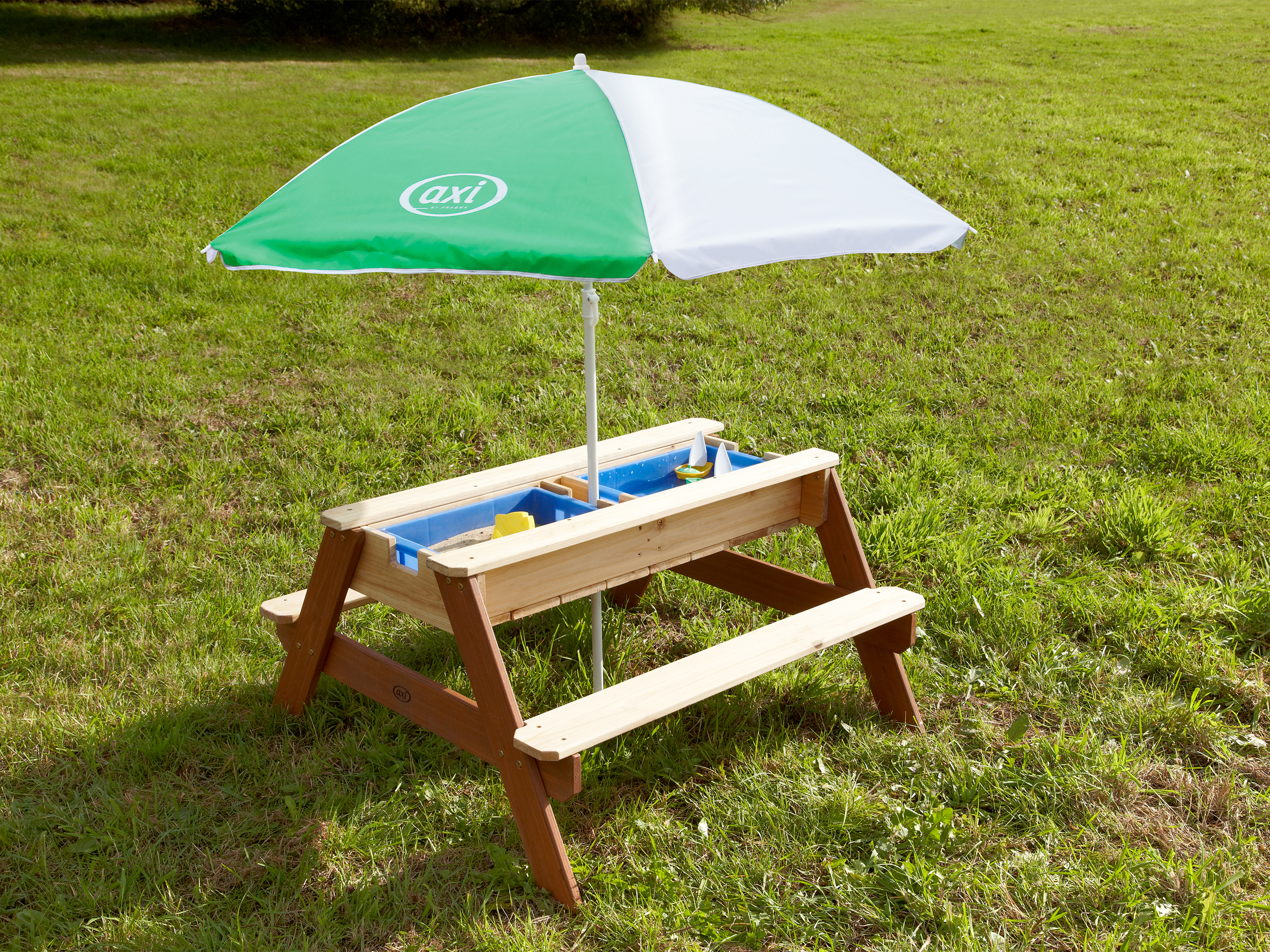 AXI Nick Sand & Water Picnic Table Brown with Umbrella Green/White