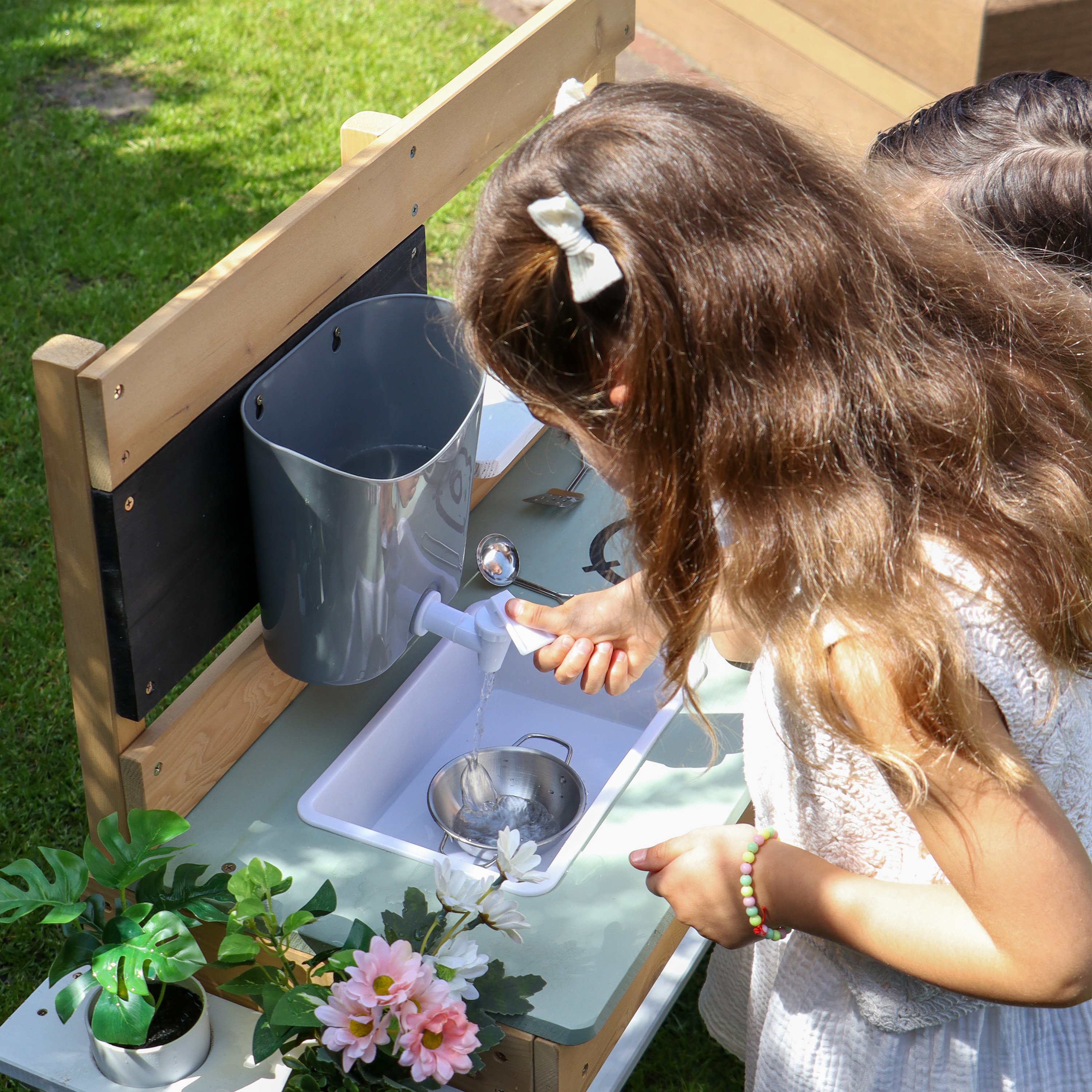 AXI Puck Sand & Water Play Kitchen Brown/Green
