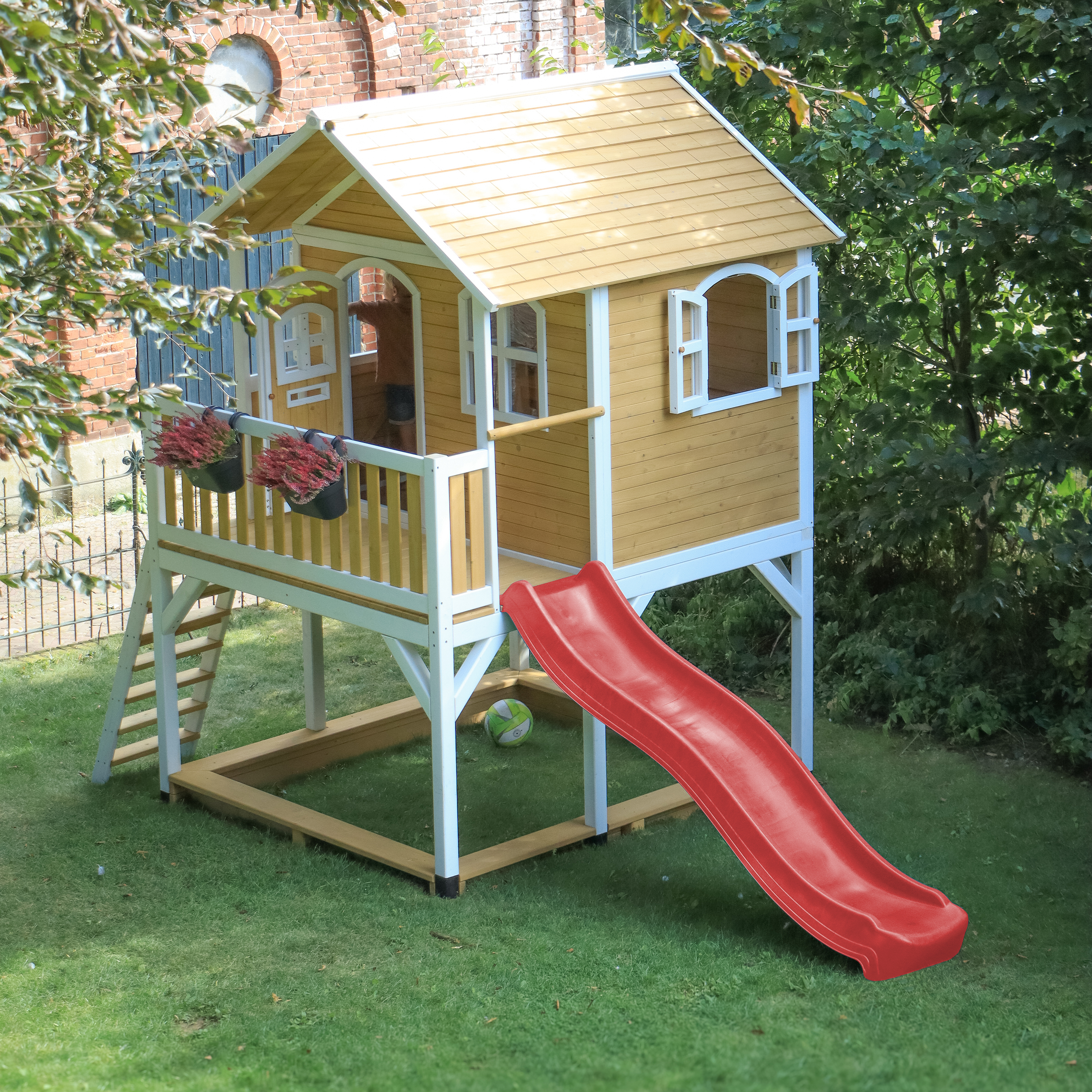 AXI Marc Playhouse Brown/White - Red Slide