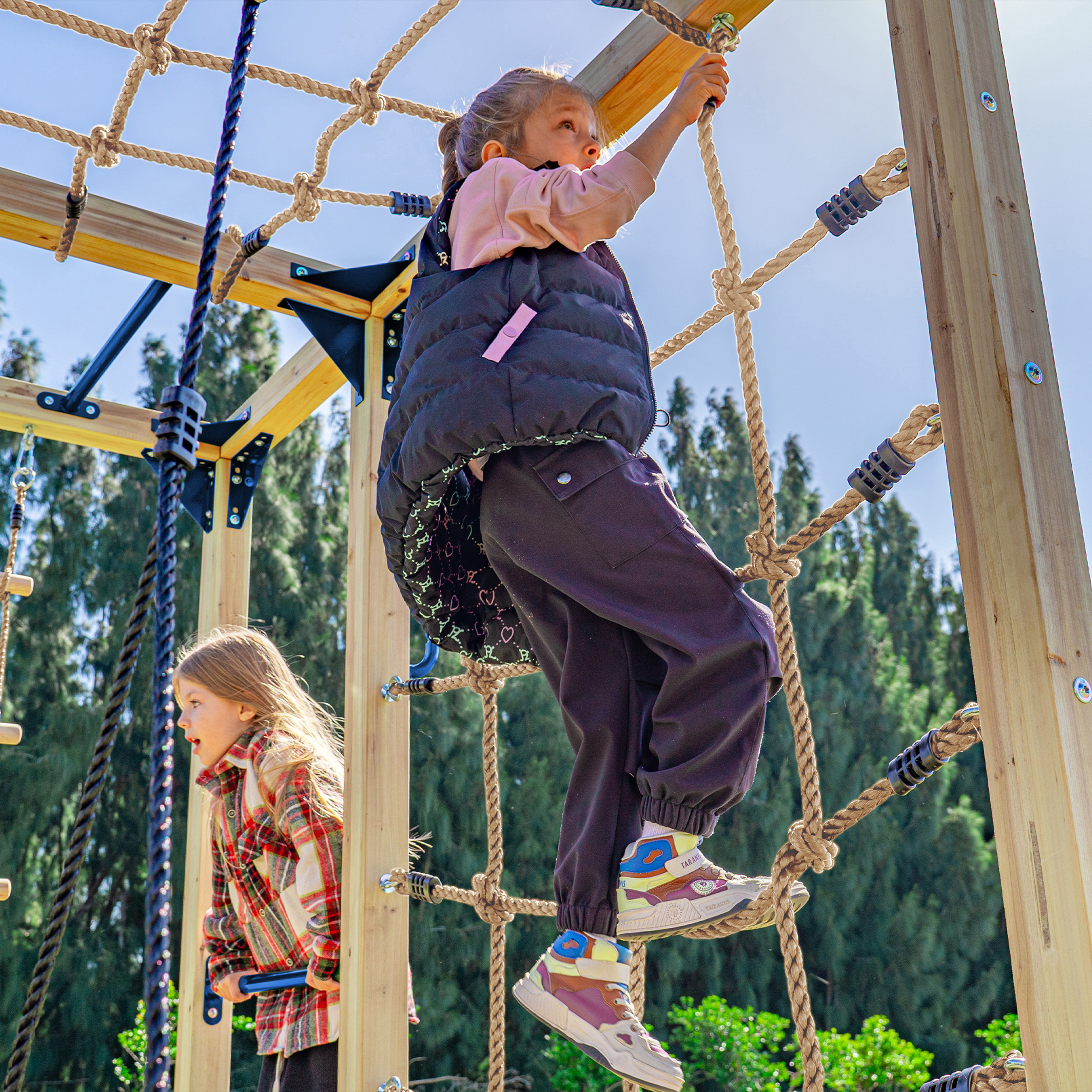 AXI Boris Wooden Playcentre with Swings, Trapeze, Climbing Nets and Monkey Bars – Red Slide