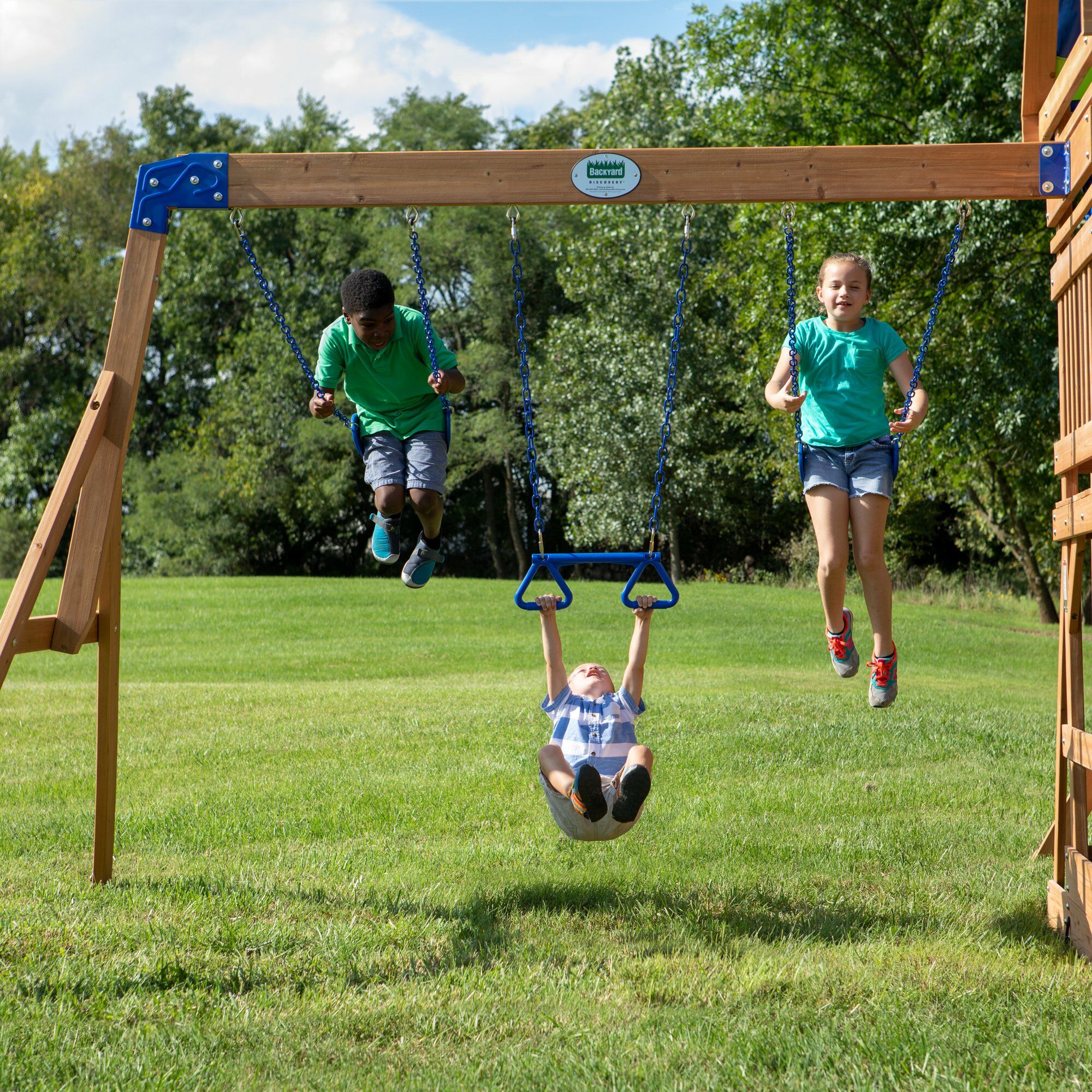 Backyard Discovery Northbrook Aire de jeux en Bois avec Balançoires et Toboggan