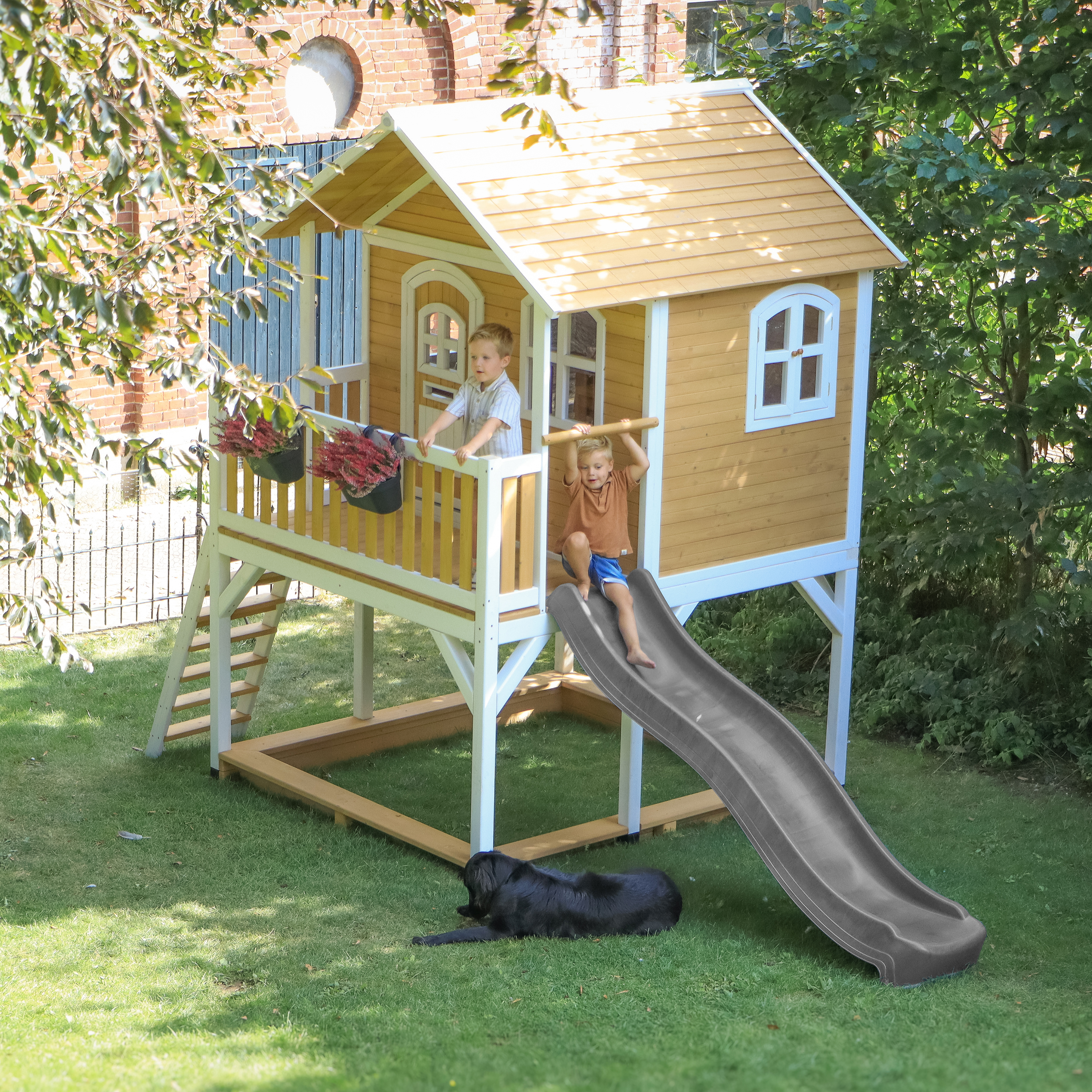 AXI Marc Playhouse Brown/White - Grey Slide