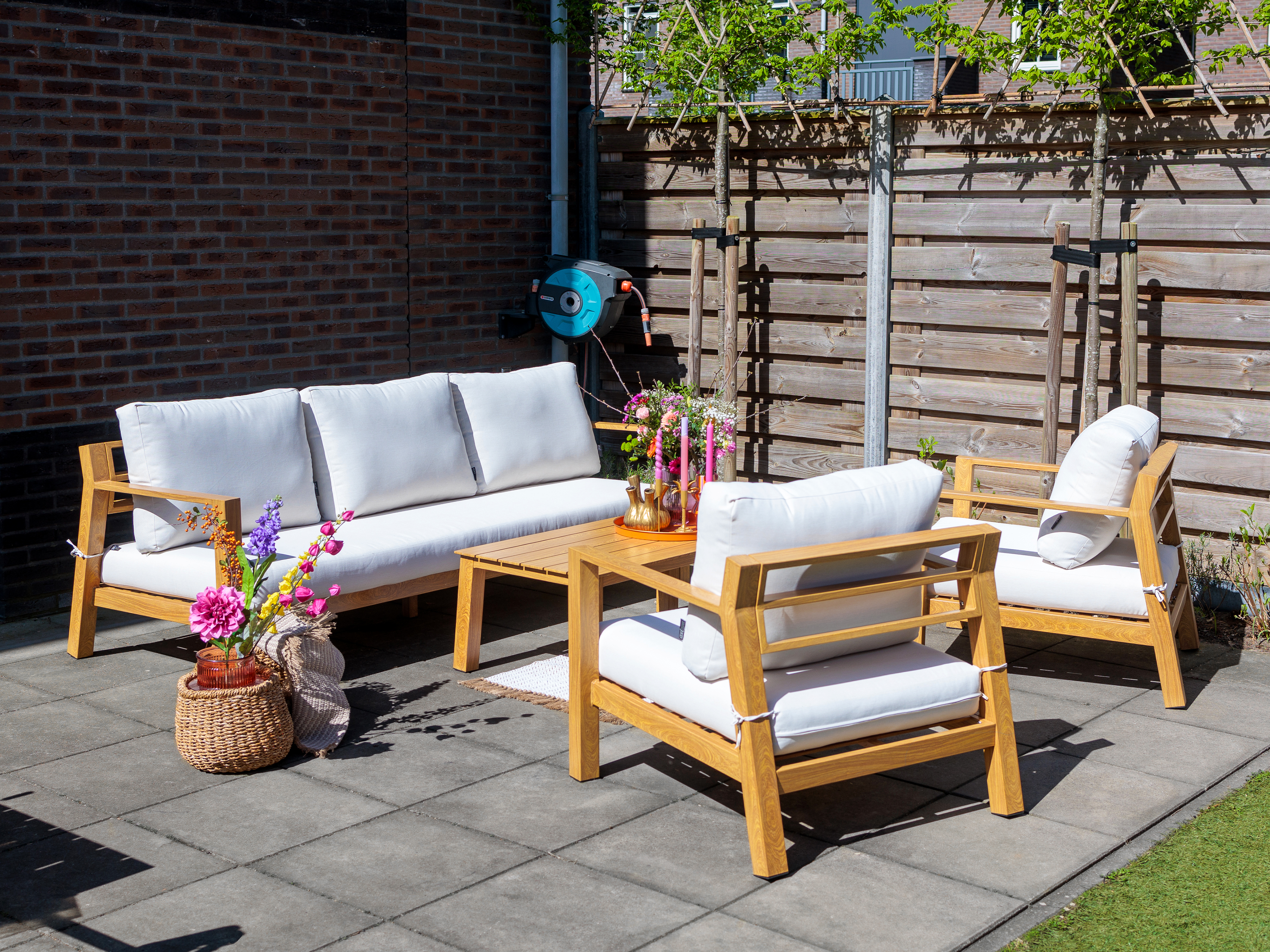 AXI Orla Salon de jardin 4-pièces avec canapé, table and 2 fauteuils Aspect Bois/beige