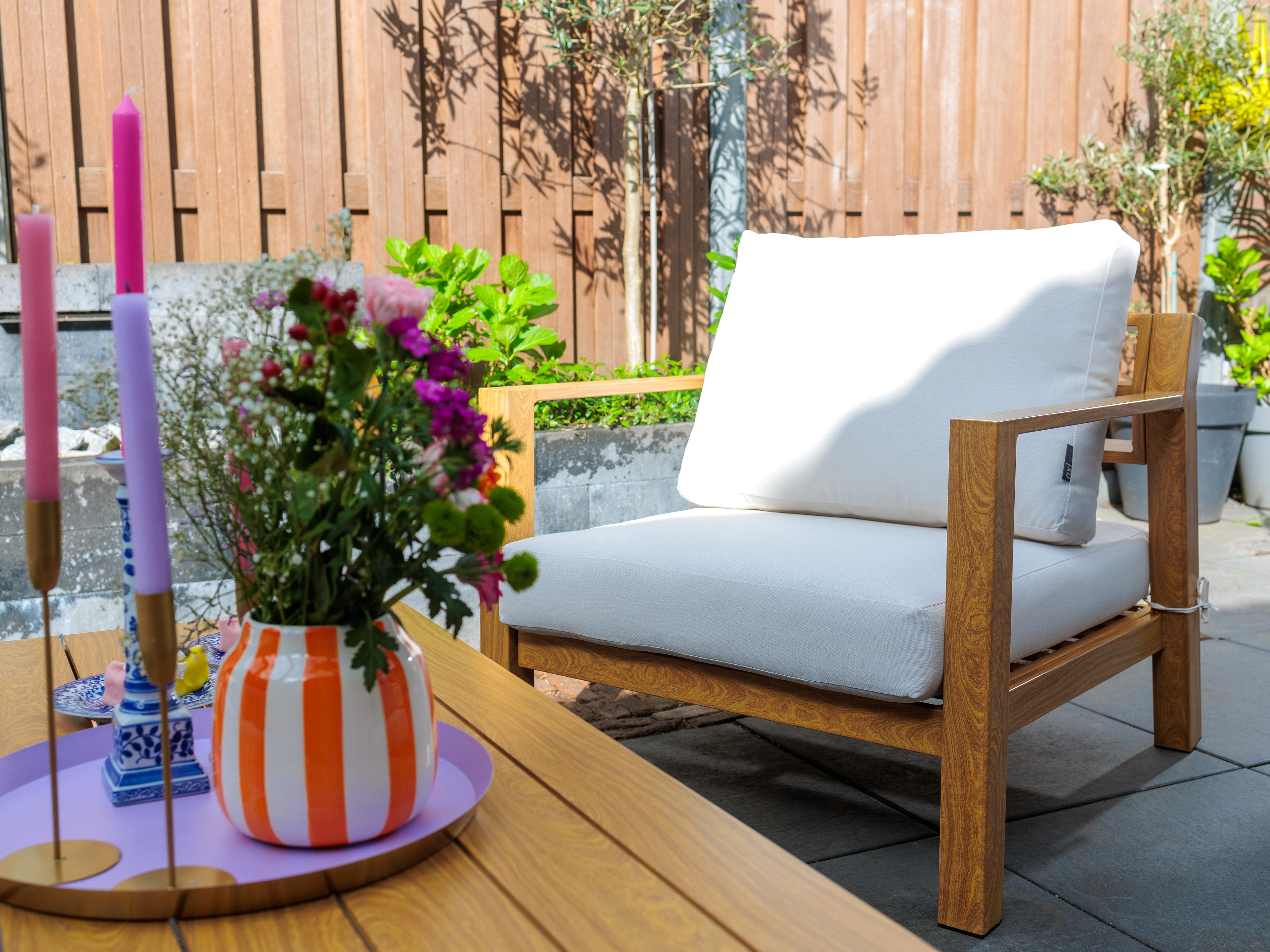 AXI Orla Salon de jardin 4-pièces avec canapé, table and 2 fauteuils Aspect Bois/beige