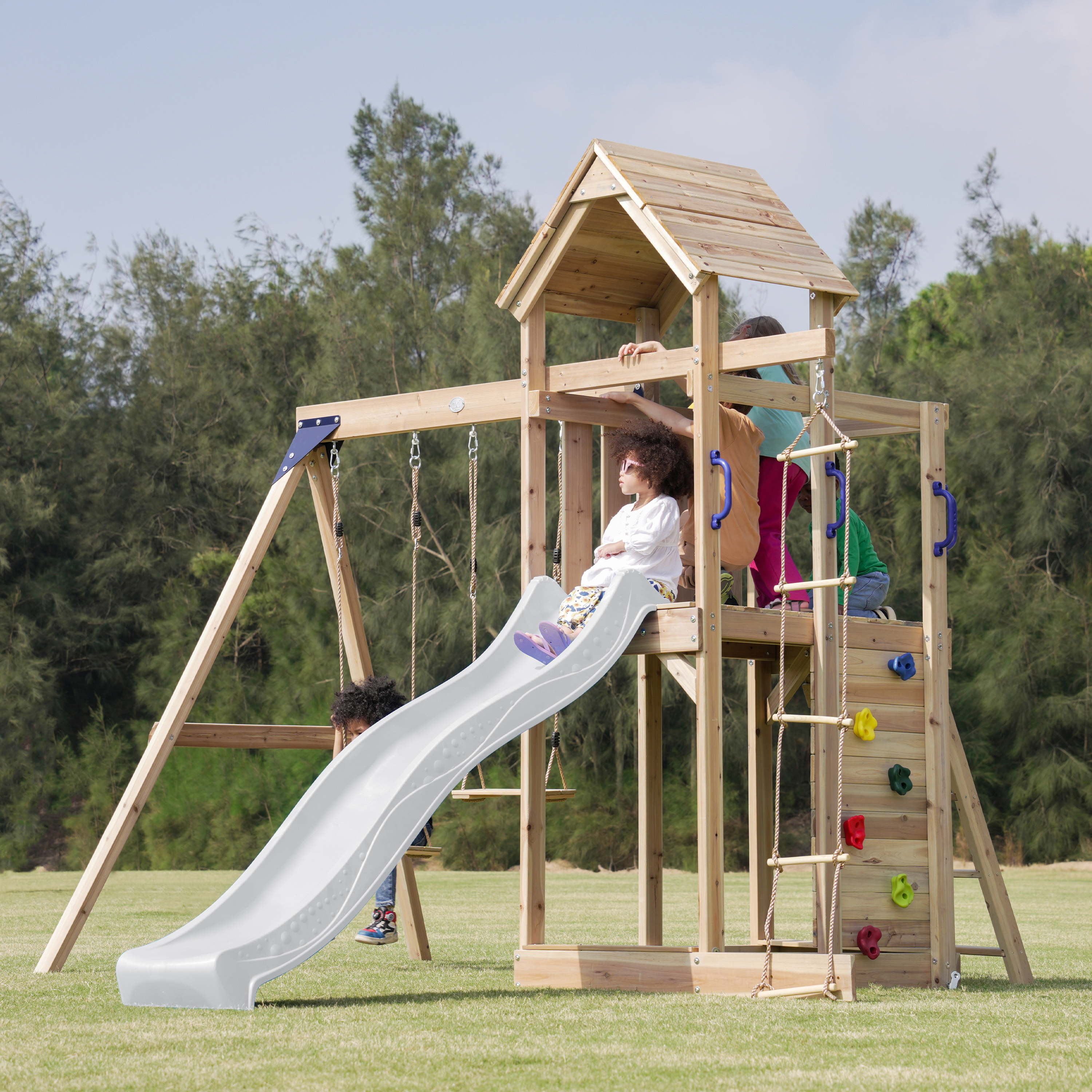 AXI Aire de jeux Moos avec balançoire double et échelle de corde marron - toboggan blanc