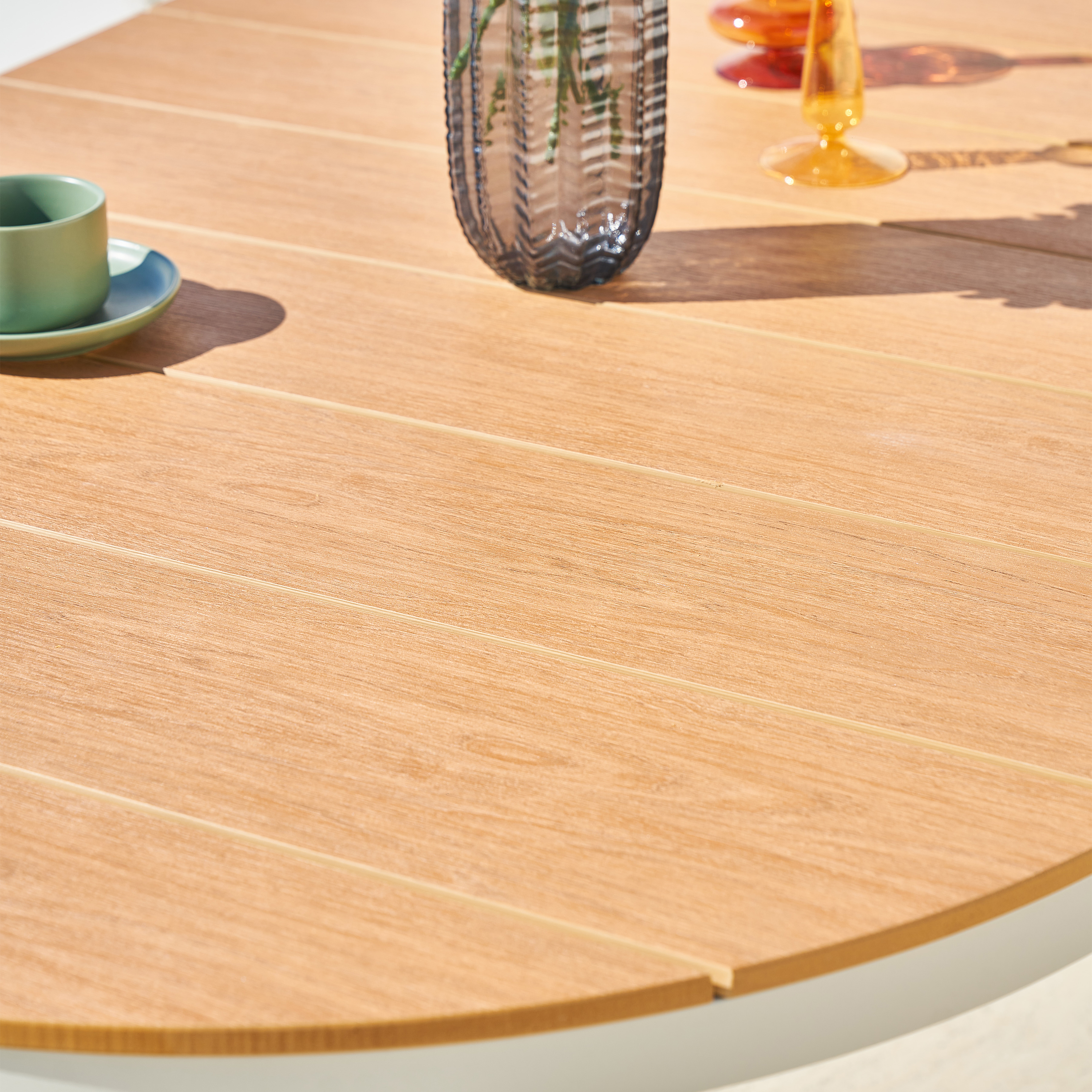 AXI Jax Picnic Table with 2 benches Oval – White/Teak-look Polywood