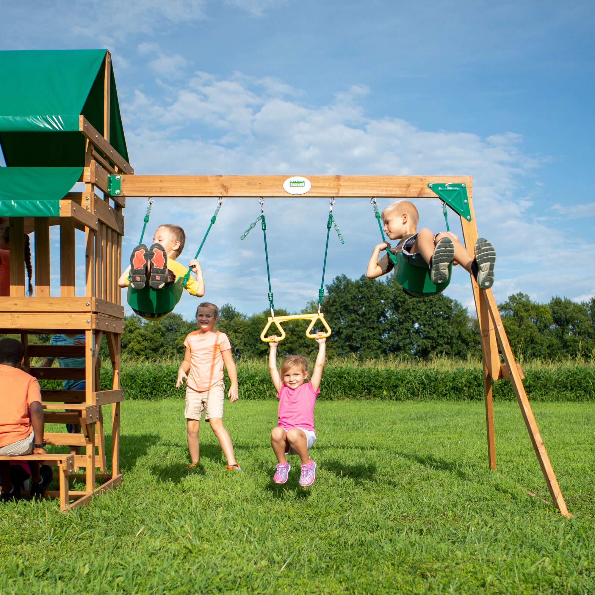 Backyard Discovery Belmont Aire de jeux avec Balançoires et Toboggan